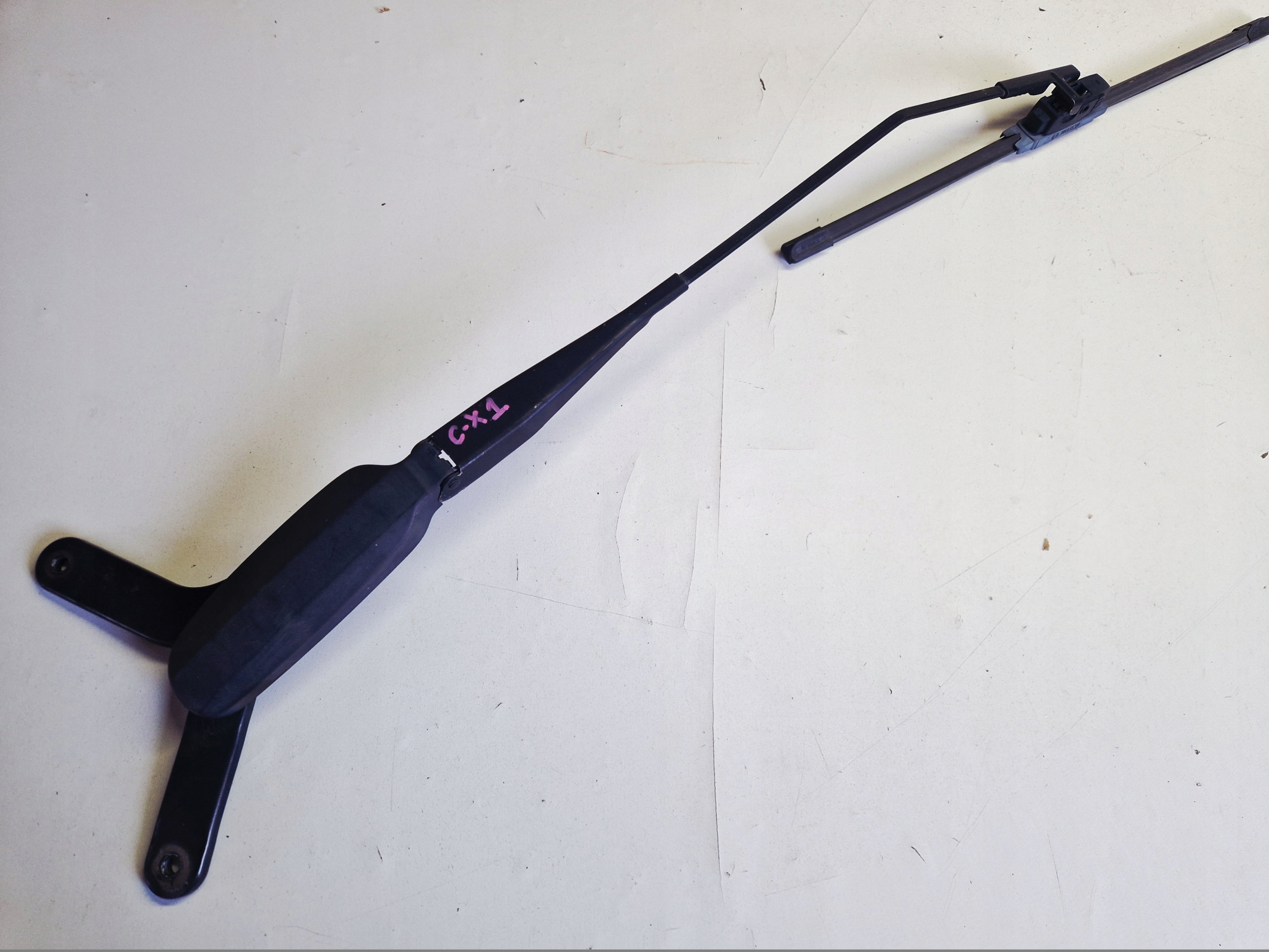 FORD C-MAX MK1 wiper arm front cover 3M51-17526-CA