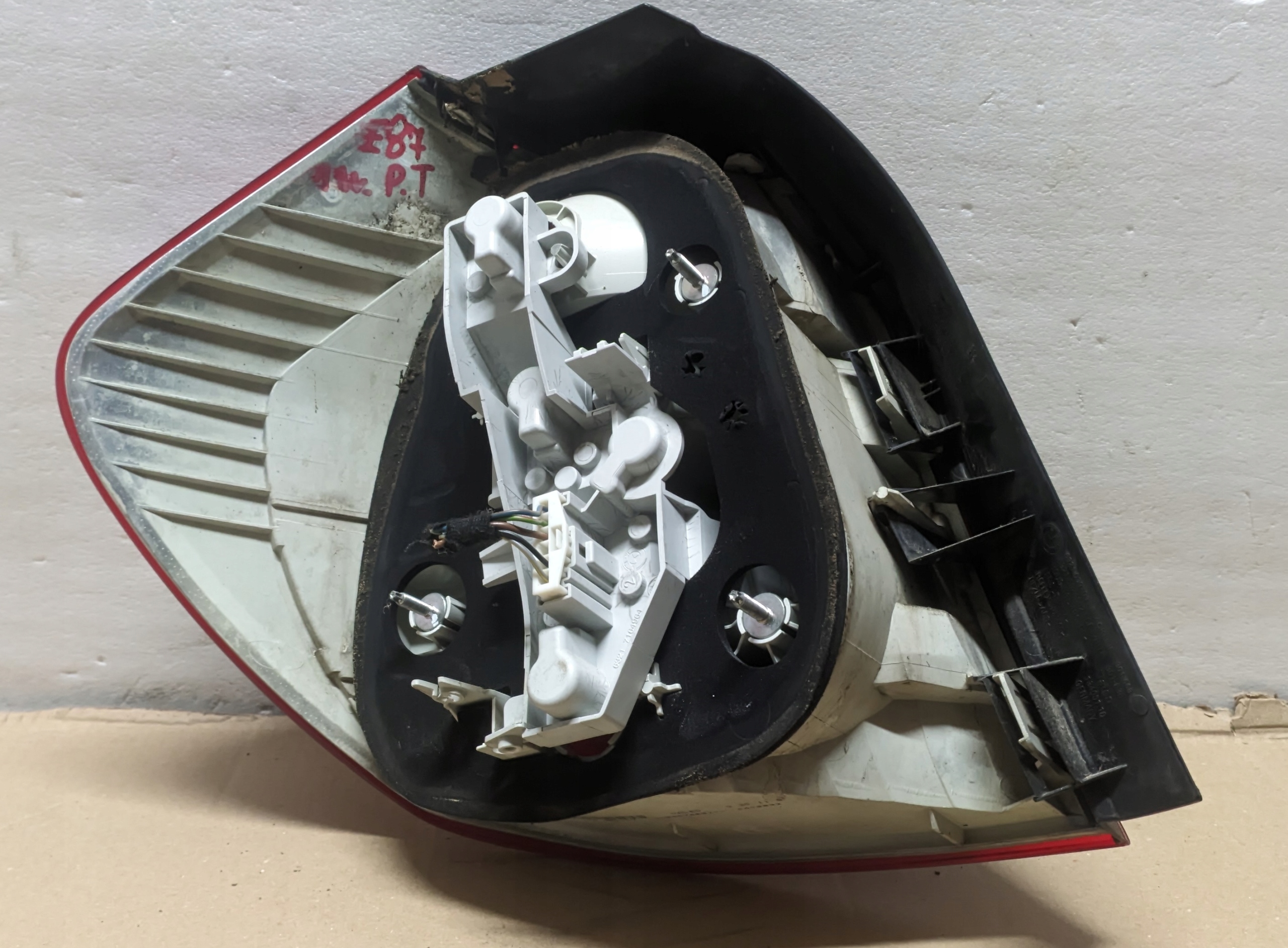 BMW E87 2.0D 11R light right rear part 7164956 EU