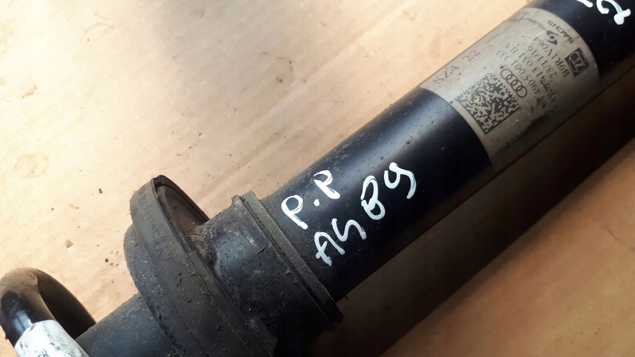 A4 B9 8W shock absorber right front 2.0 TDI A5 8W