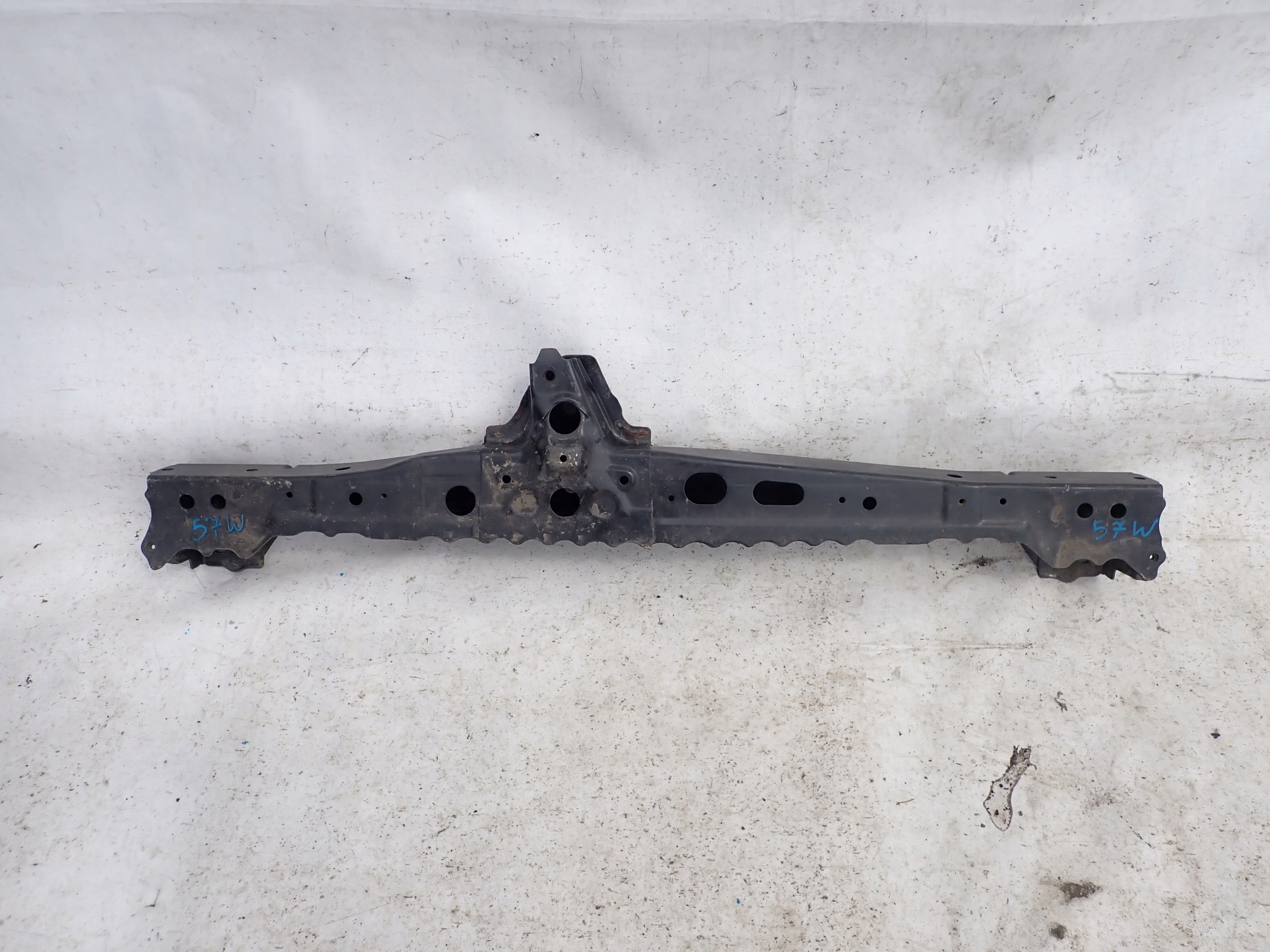 TOYOTA VERSO 09- sider lower of the engine front