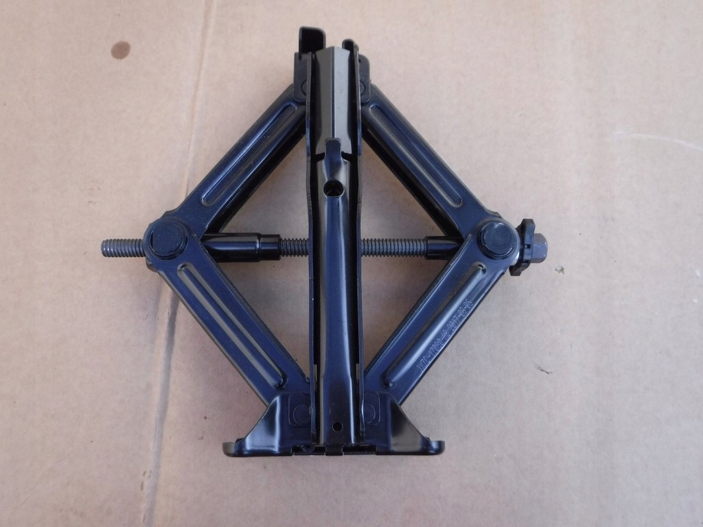 

Lewarek podnośnik koła Ford Focus MK4