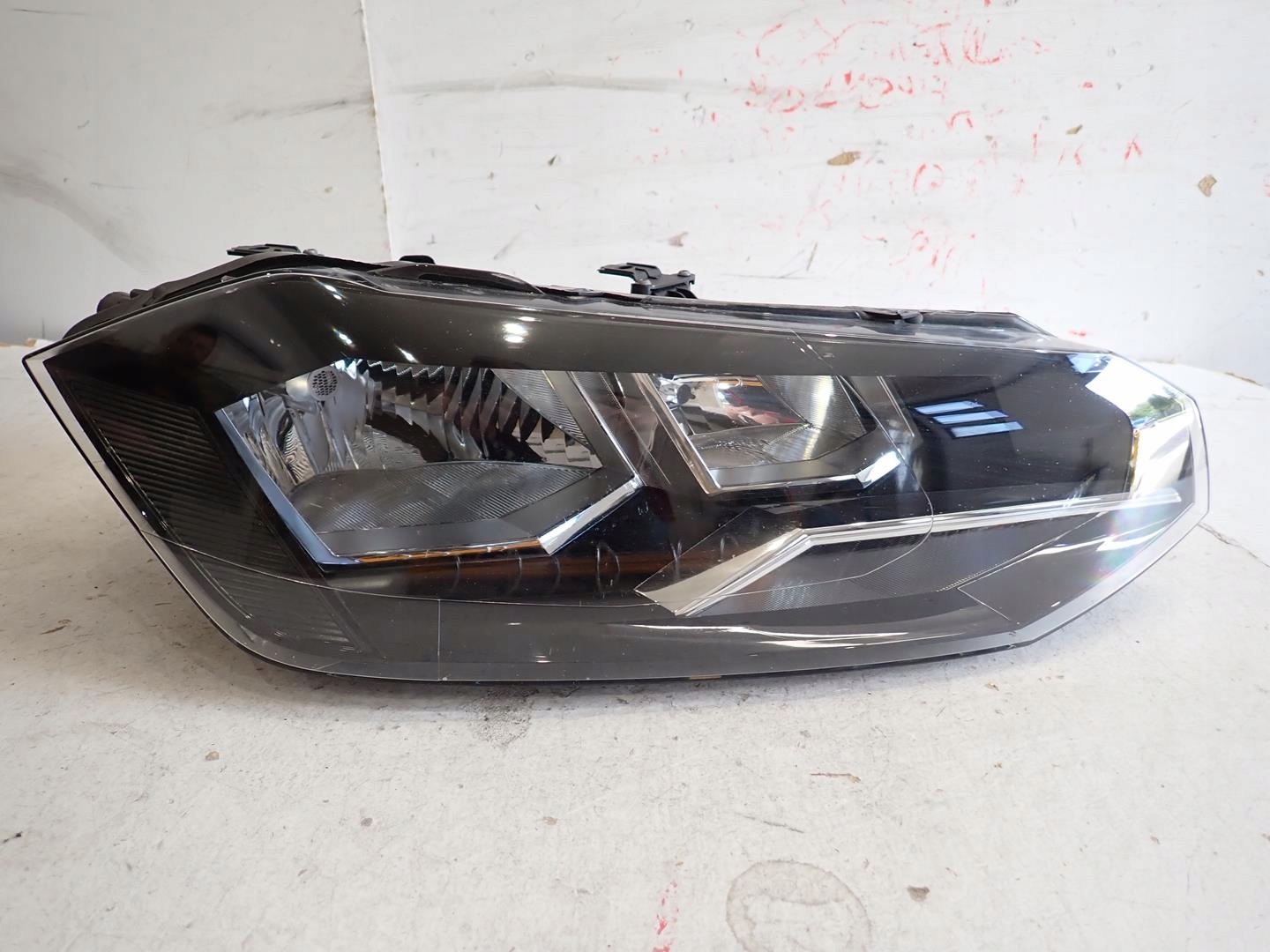 light front front right VW POLO VI 2017- 2G1941006
