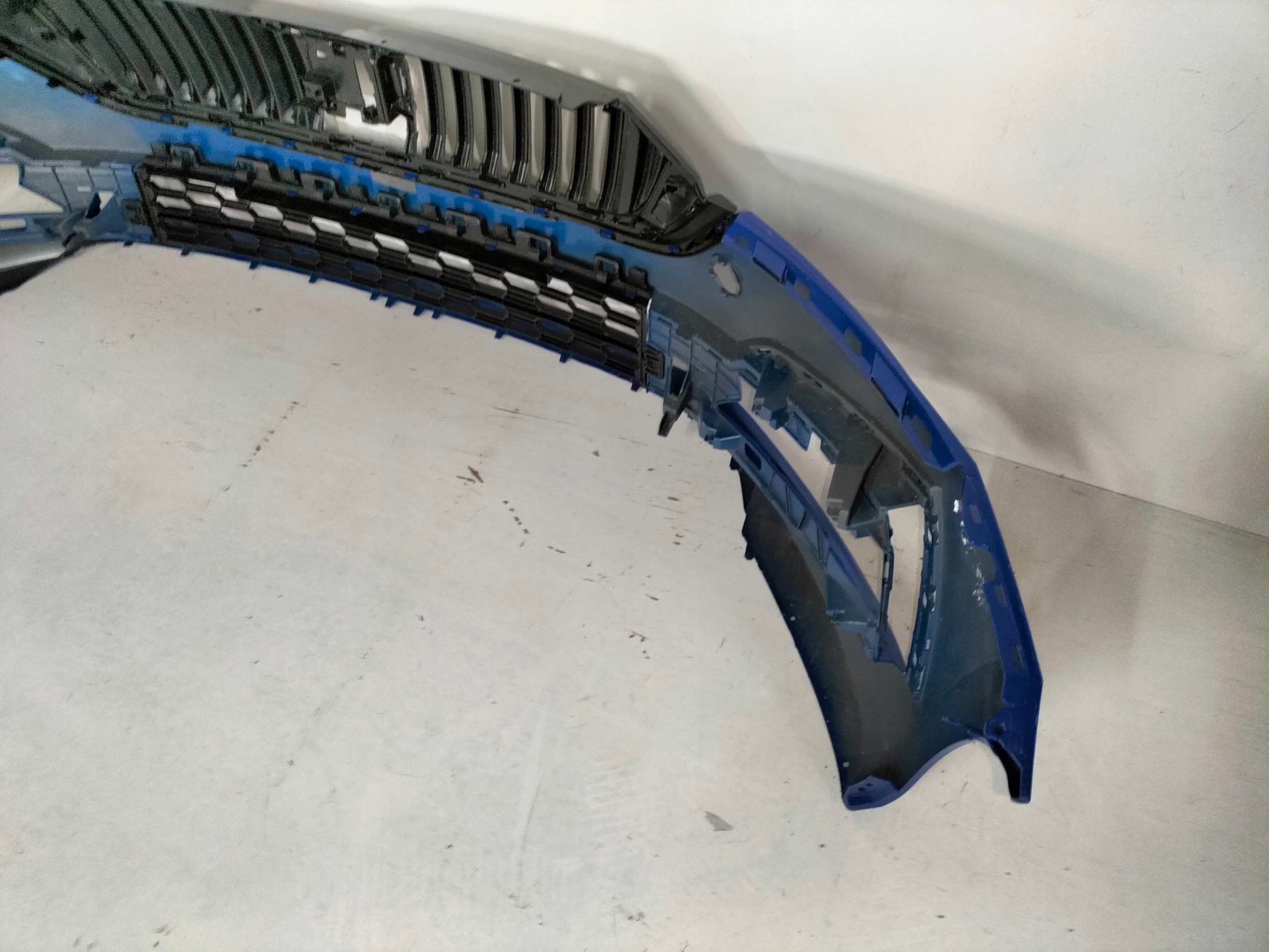 FRONTSTOSSSTANGE VORNE SKODA OCTAVIA 4 IV 19