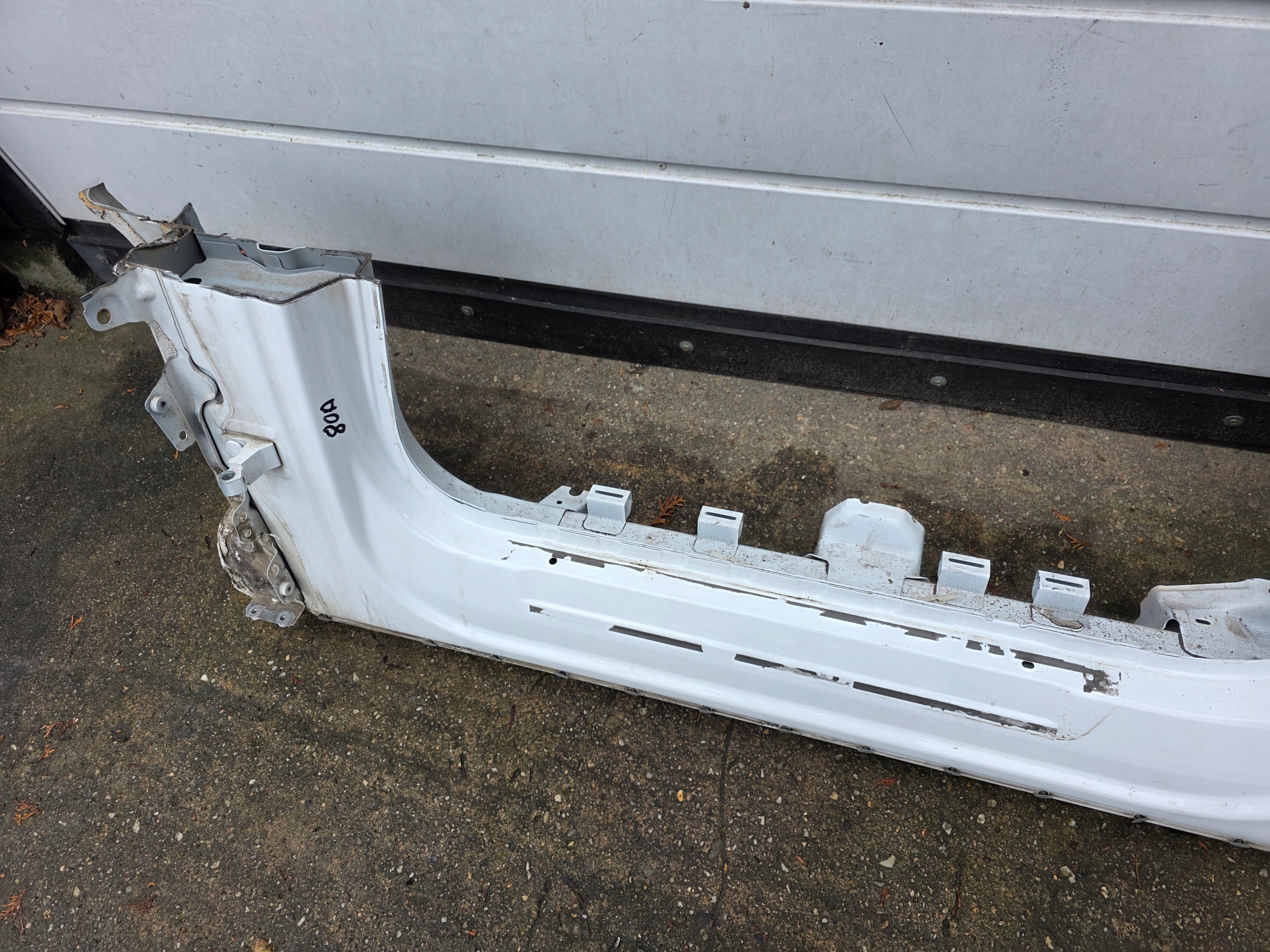 threshold left pillar A B AUDI Q5 80A FY II