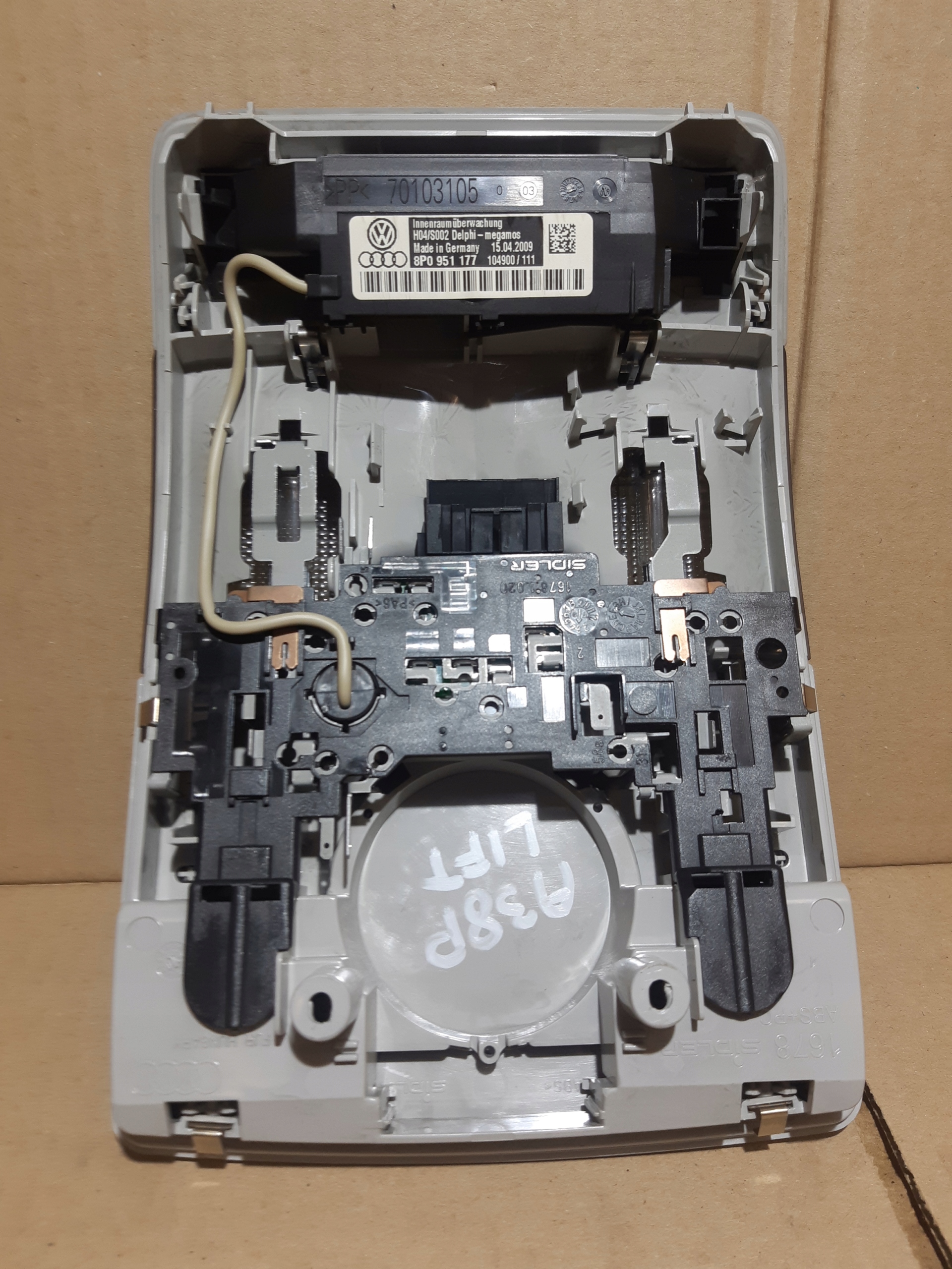 AUDI A3 8P FANALE cabina CIELO INTERNO 8P0947135D