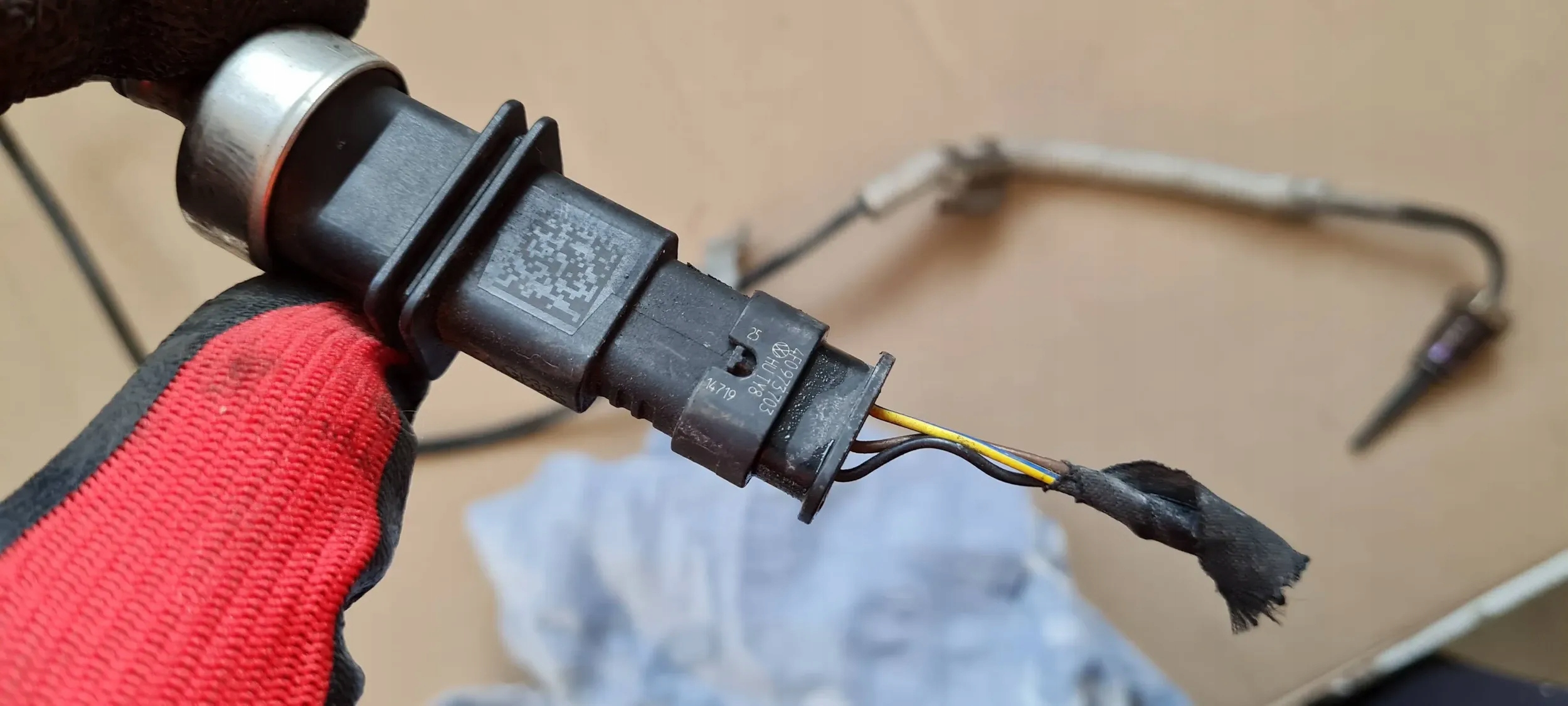 Q3 83A SENSOR TEMPERATURY GASE 2.0 TFSI 06K919529J VW AUDI