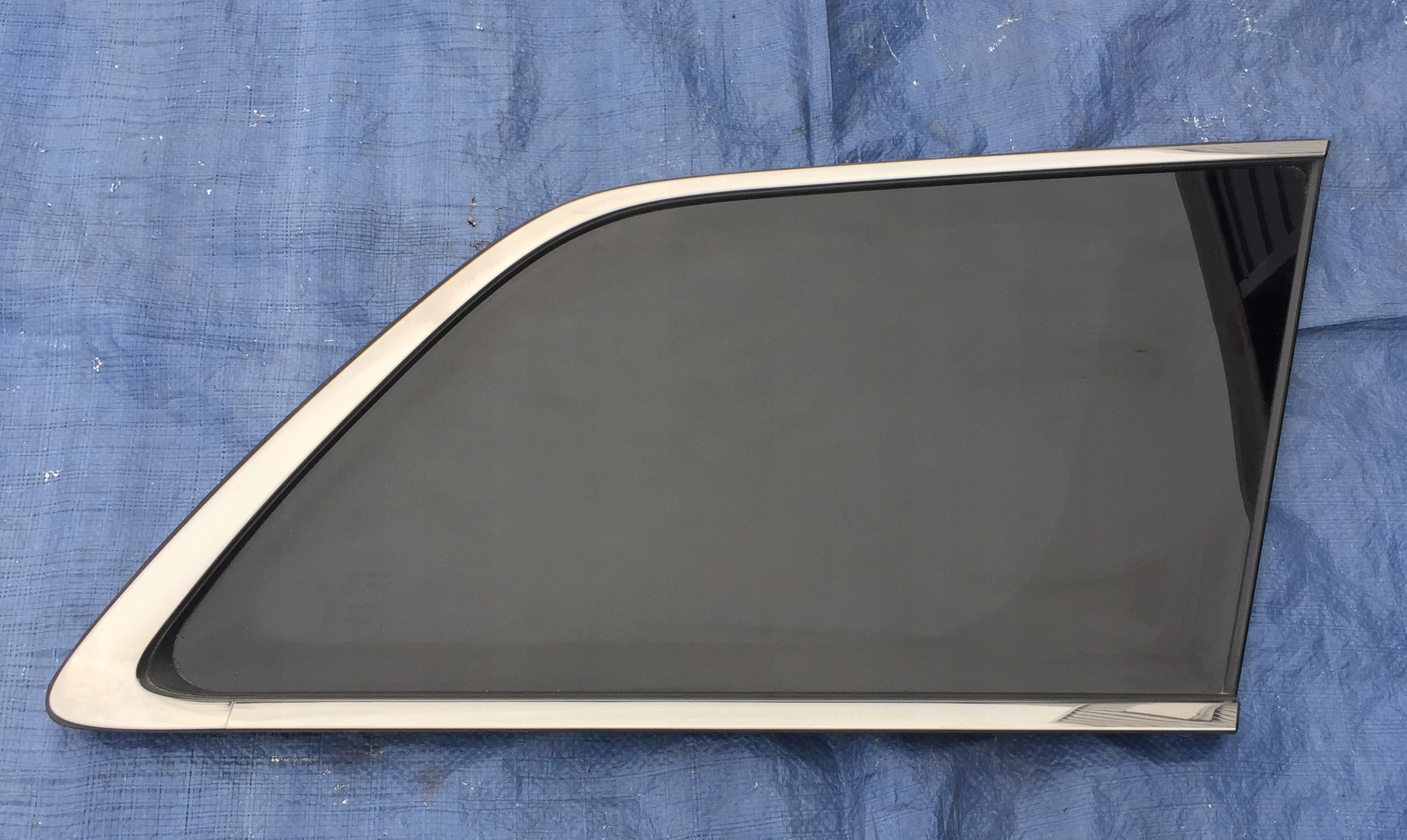 JEEP GRAND CHEROKEE WK2 11 12 13 КУЗОВНОЕ СТЕКЛО