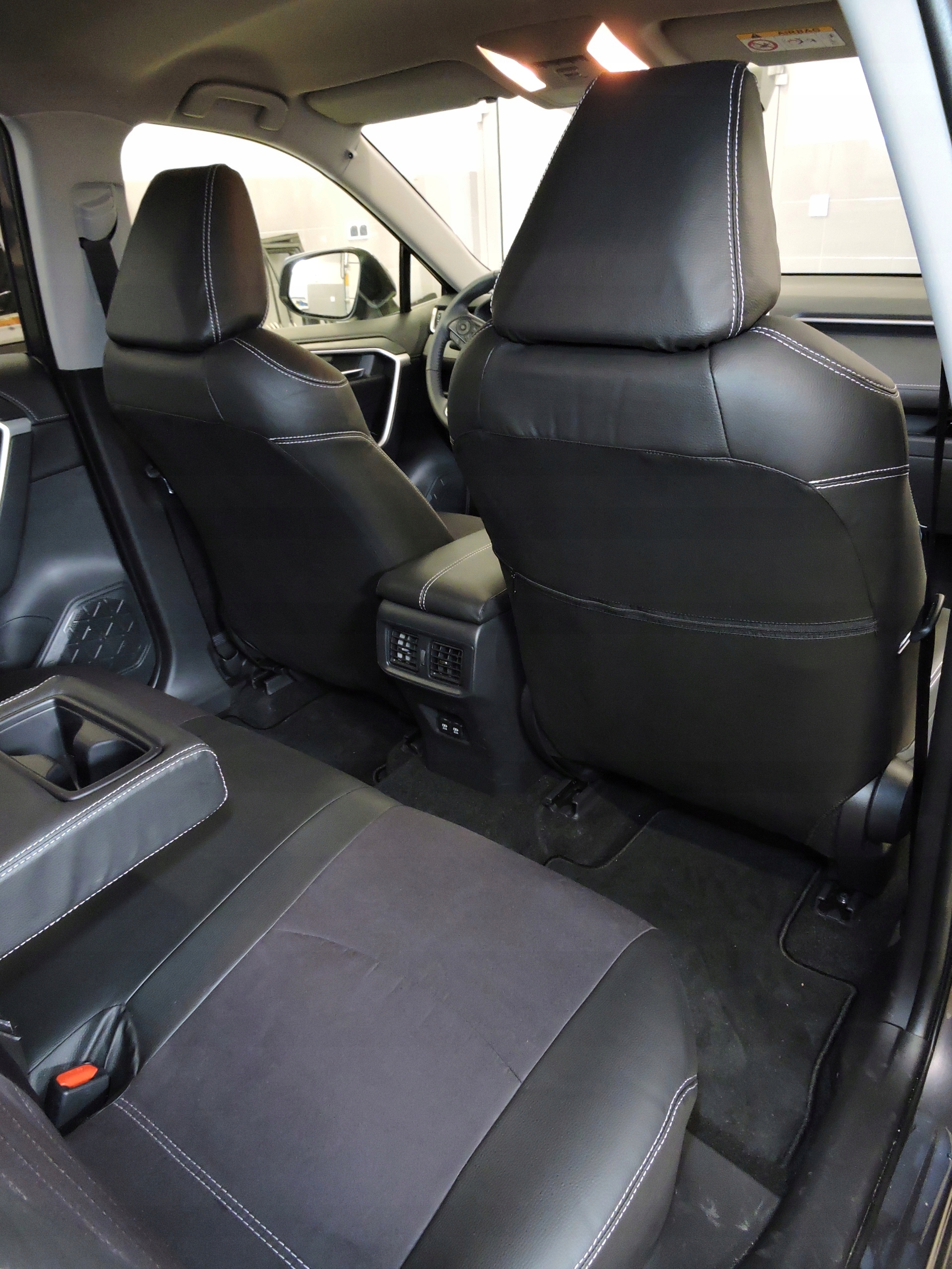 Pokrowce ze skóry i alkantary Toyota Rav4 V Materiał skóra sztuczna zamsz sztuczny