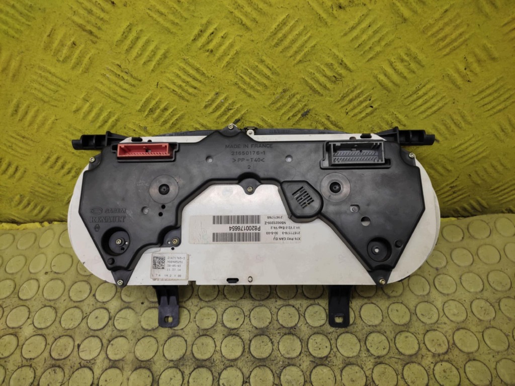 RENAULT KANGOO and 1.2 dials P8200176654