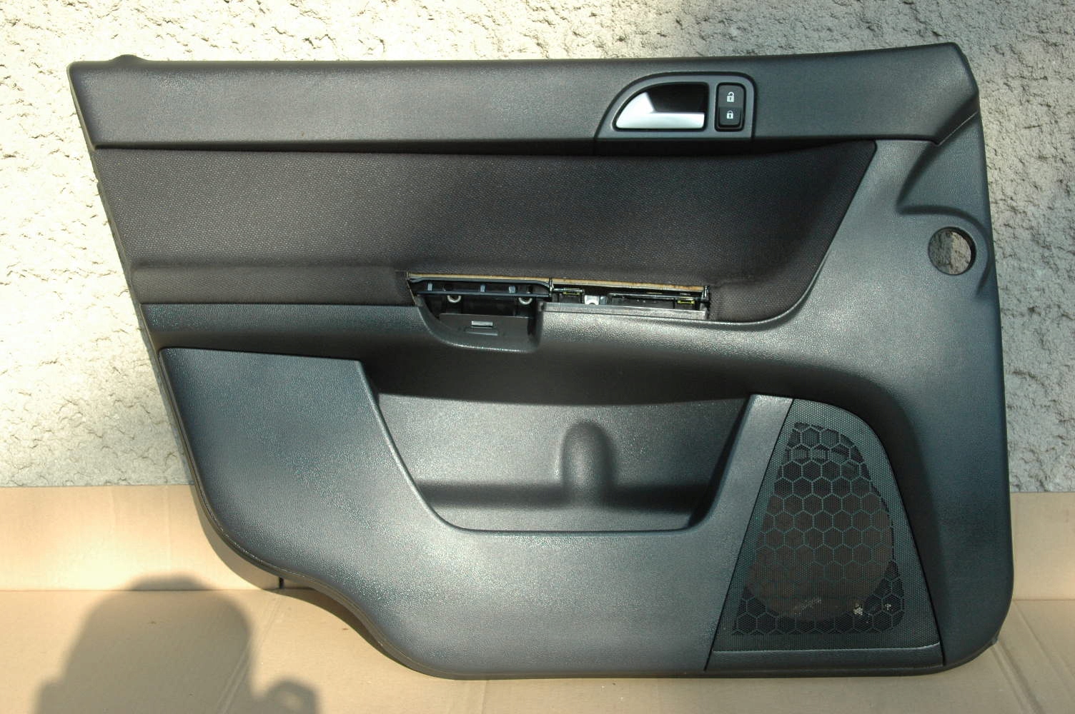 ОБШИВКА ДВЕРІ ТЕМНИЙ ЛІВИЙ ПЕРЕД VOLVO V50 S40 II FL