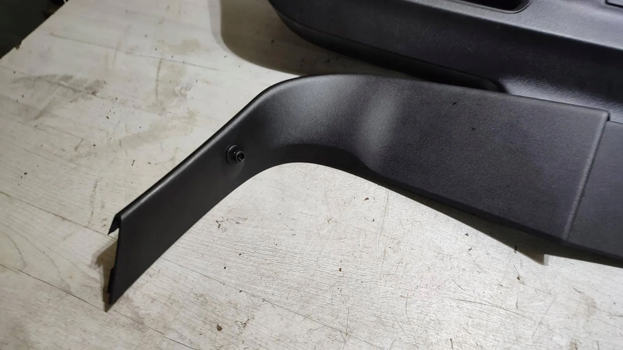 Volvo V40 II 2018r upholstery bonnet rear part