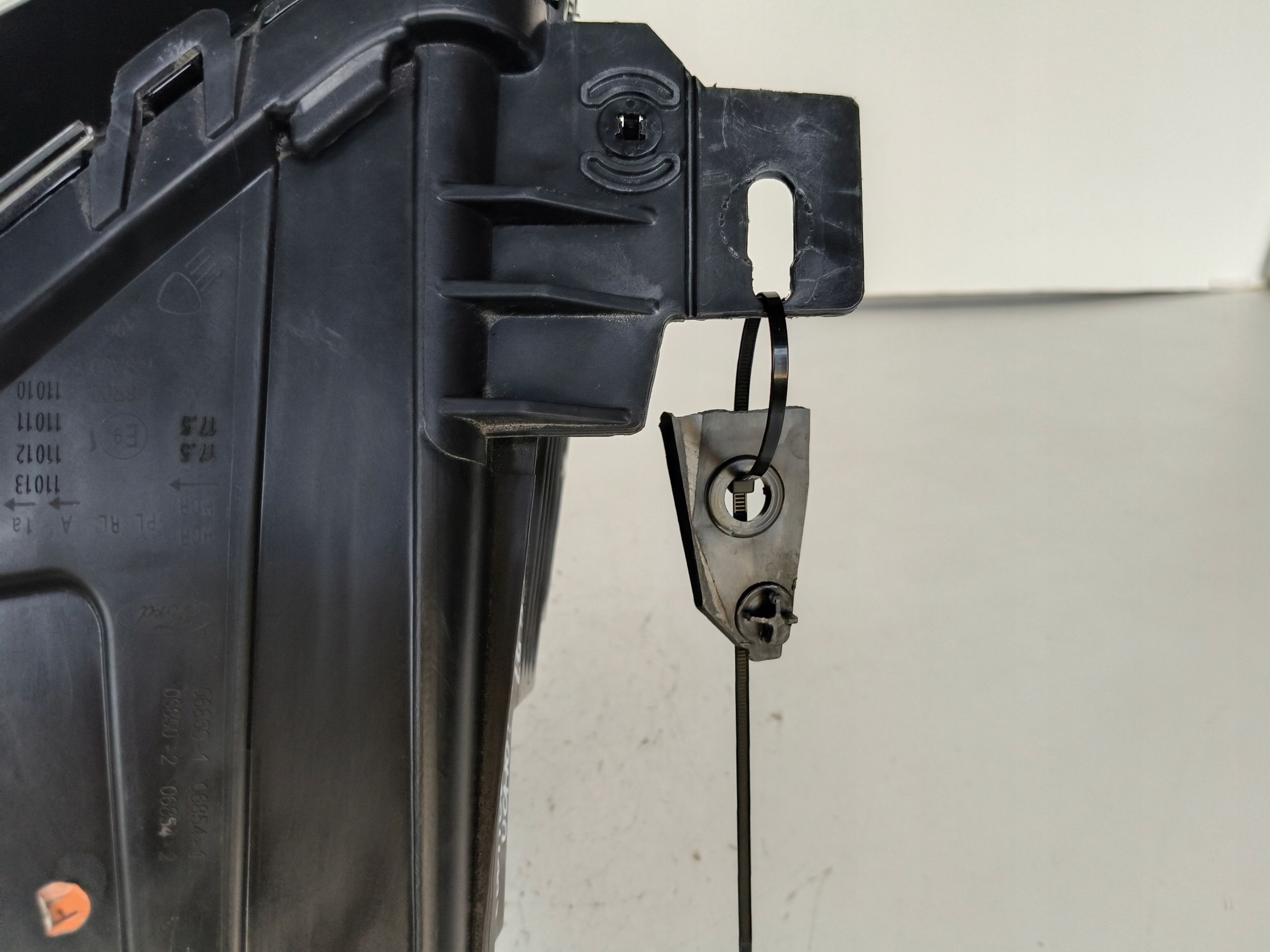 Licht links REFLEKTOR FORD TRANSIT COURIER MK3 24