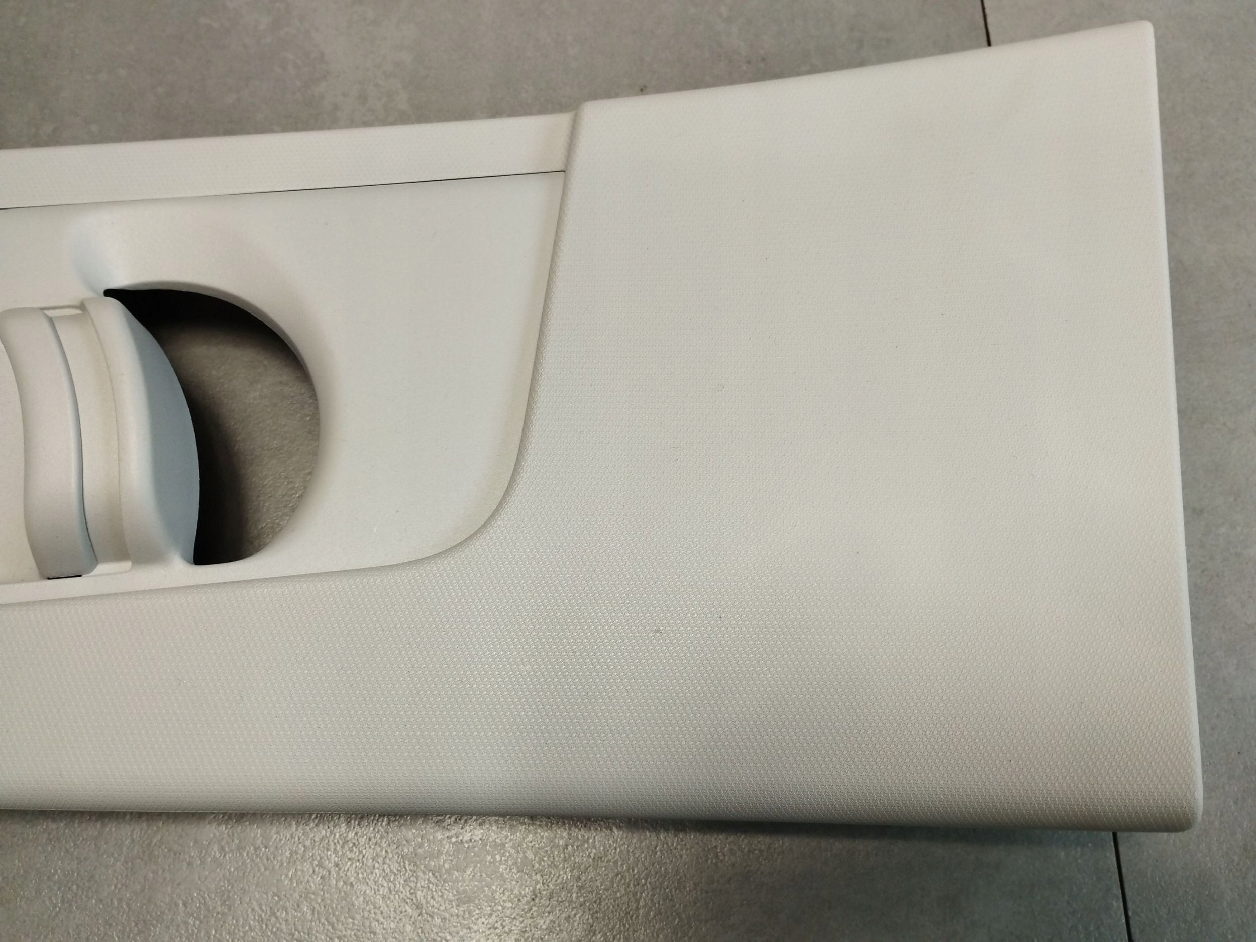 Audi Q3 F3 cover slupka B upper 83A867243B