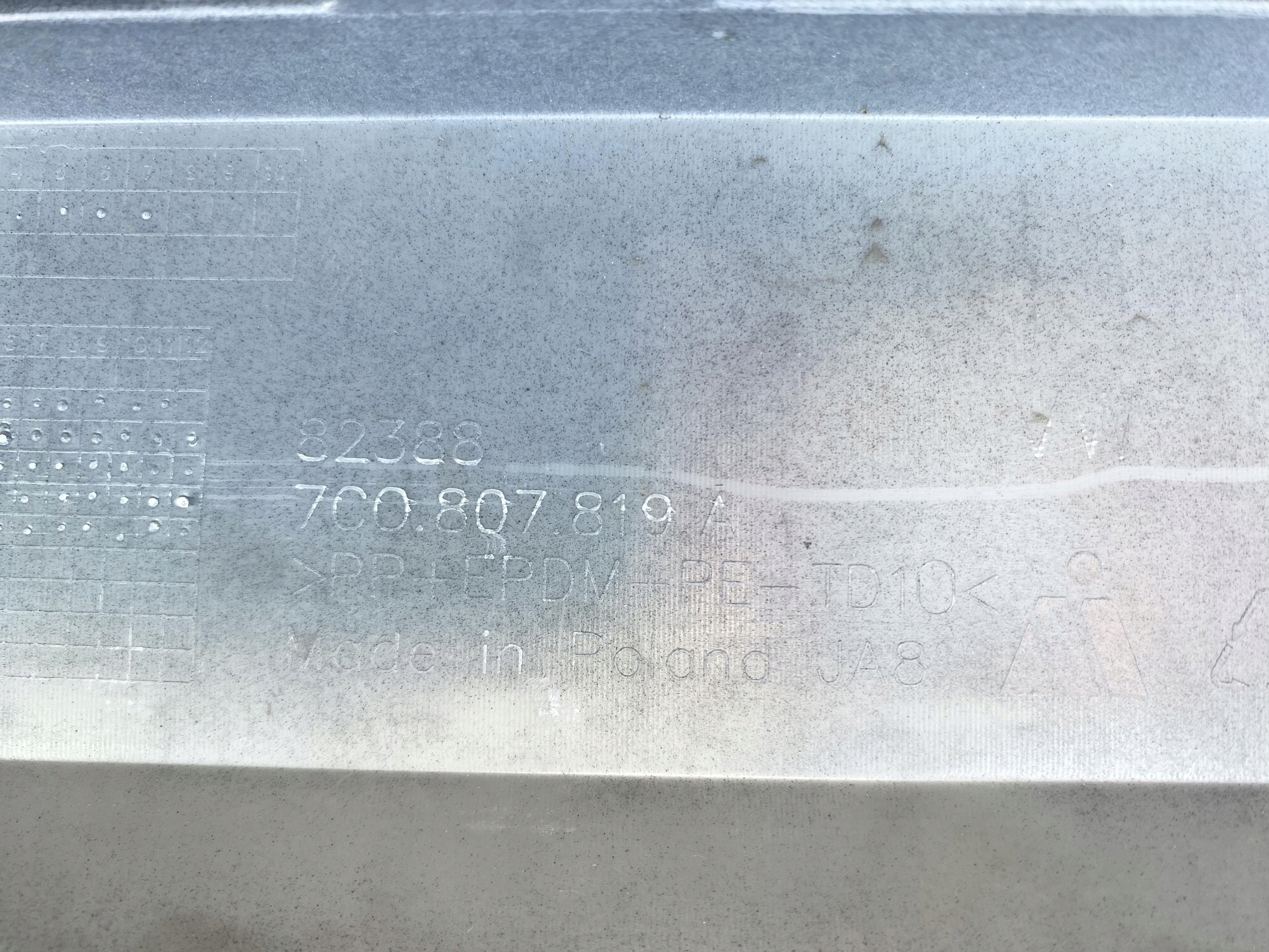 VW CRAFTER 2 MAN TGE 17- bumper moulding front front 7C0807819A original