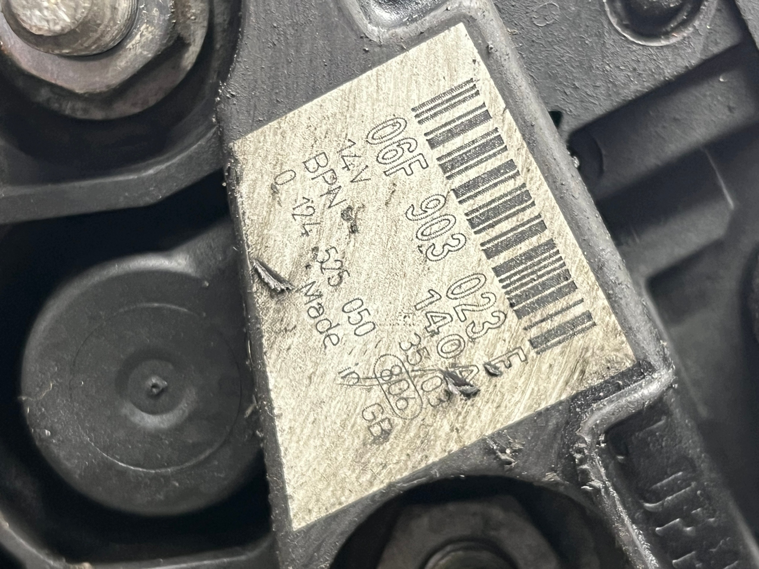 alternator VOLKSWAGEN GOLF 6 06F903023E