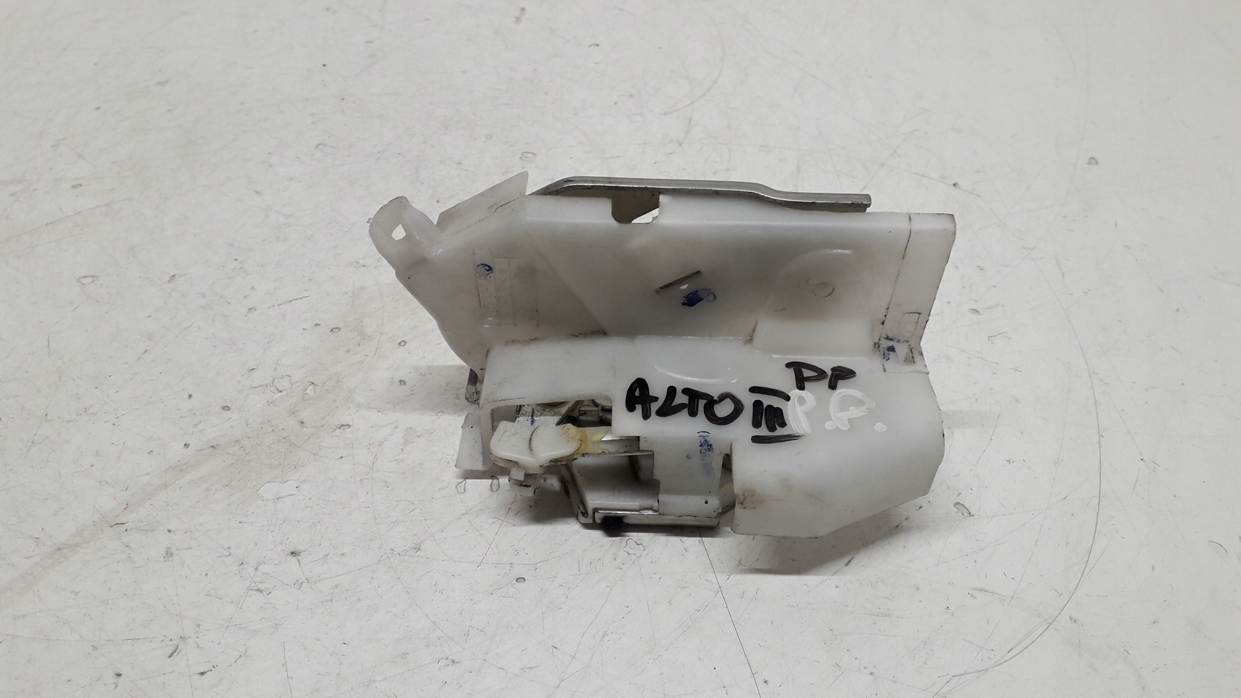 SUZUKI ALTO PIXO 09-14 ZAMEK PRAWY PRZÓD