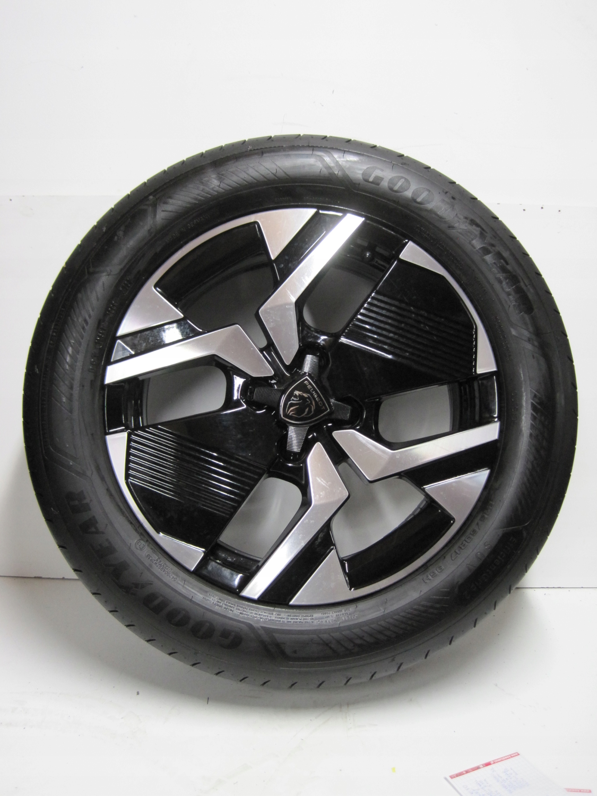 wheels discs tyres PEUGEOT 2008 II R17 24R
