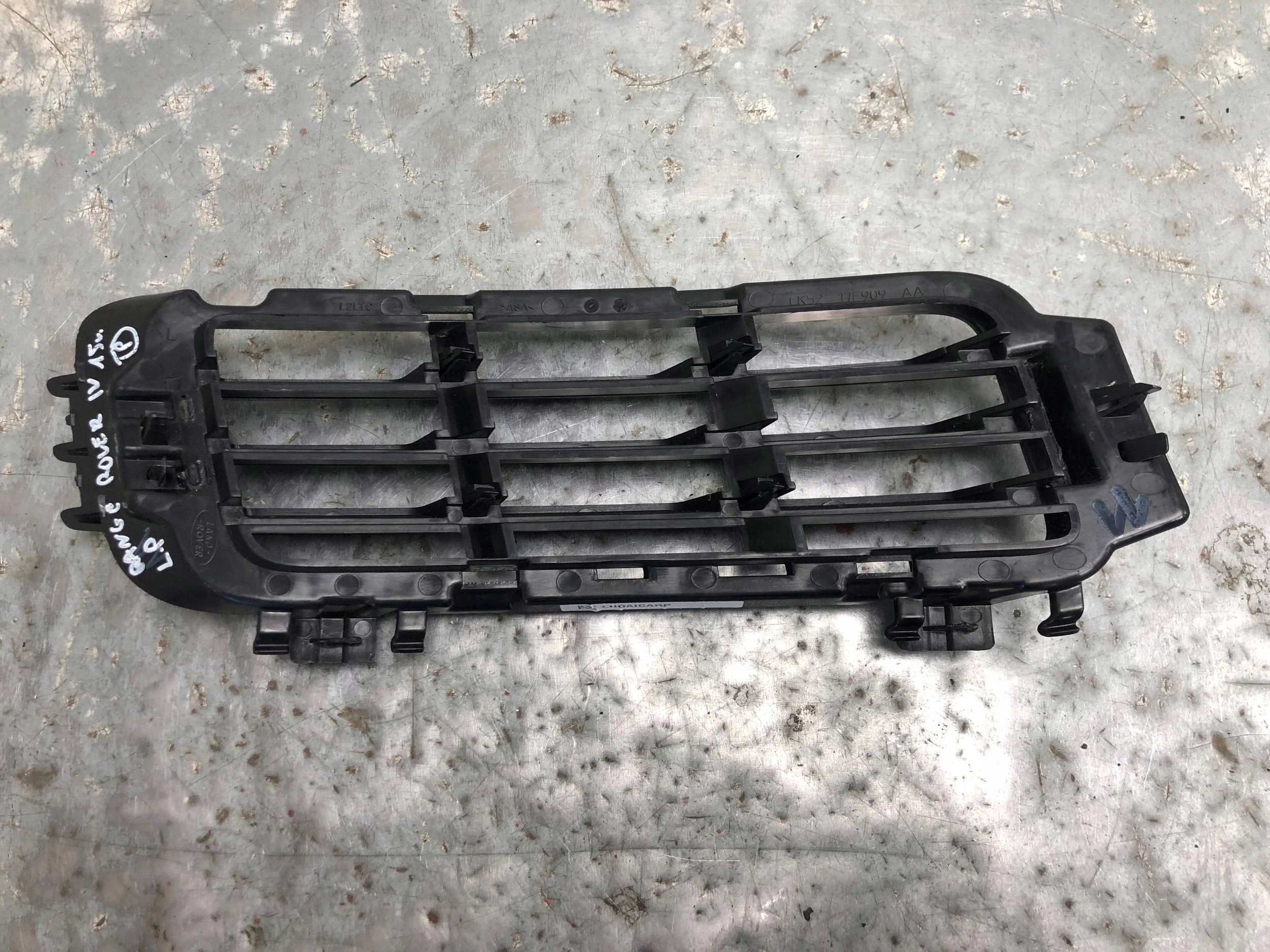 grid of a bumper left front RANGE ROVER IV CK5217F909AA