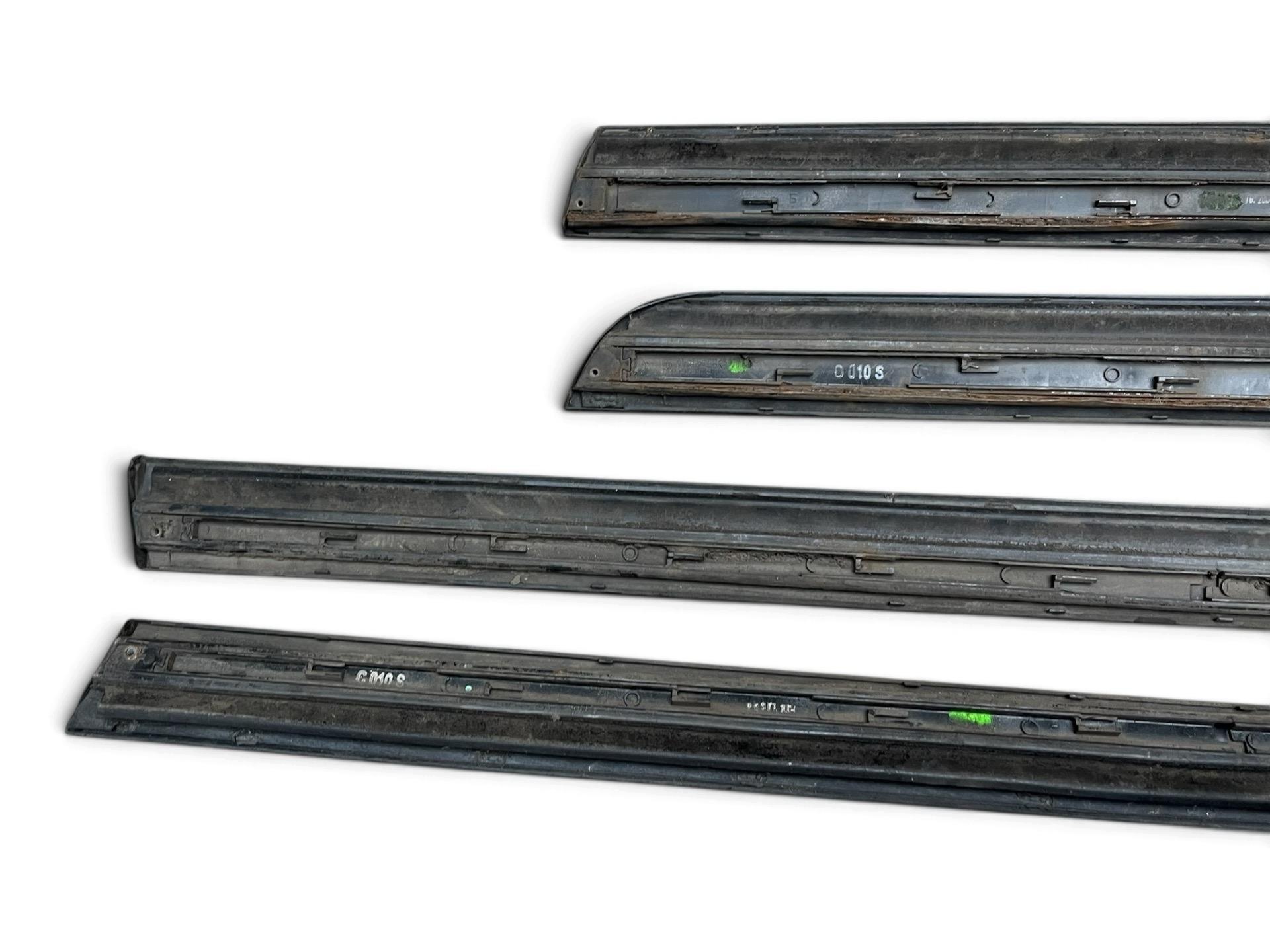 Dekory lišty ozdobne komplet Audi A4 B7 2005 8E0853959C