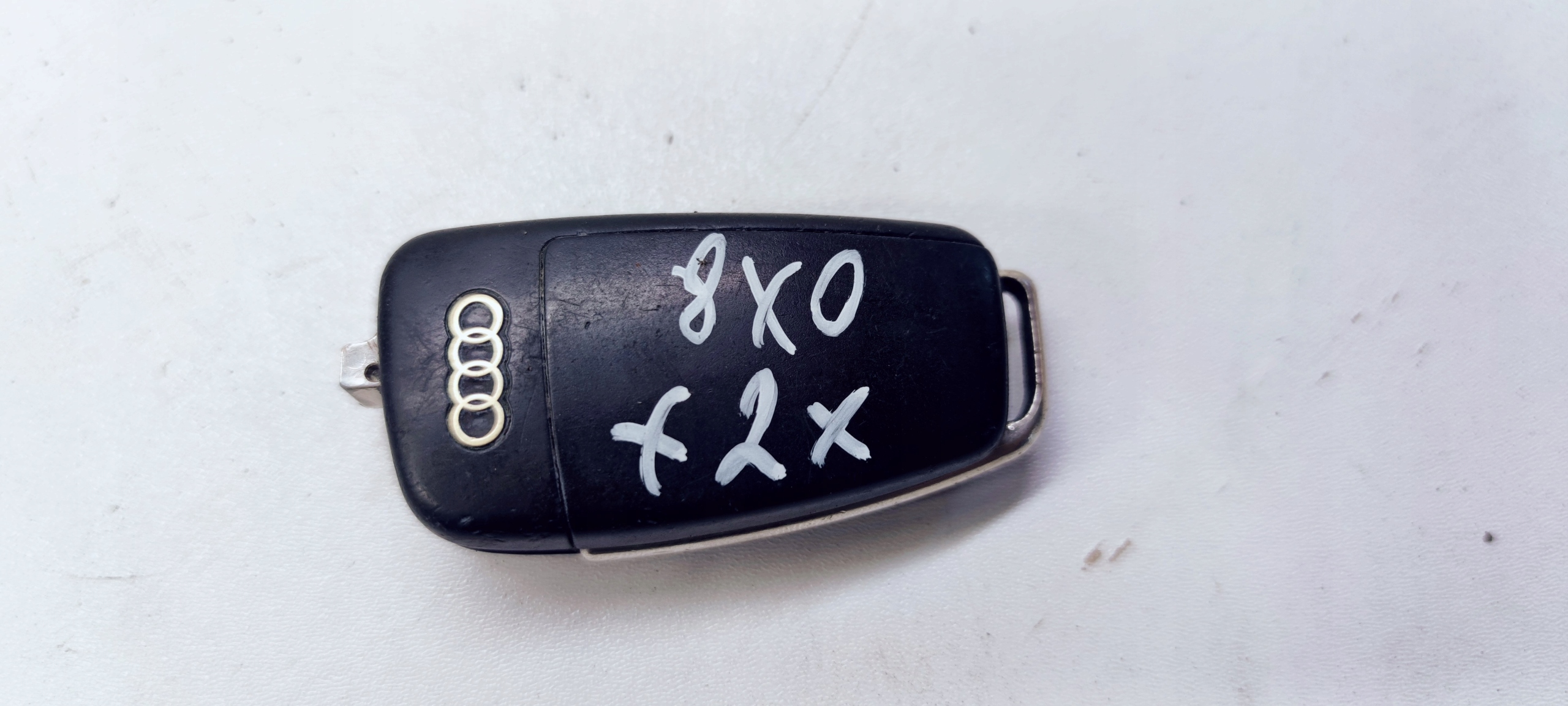 key PILOT SCYZORYK AUDI A1 8X Q3 8X0837220D *2