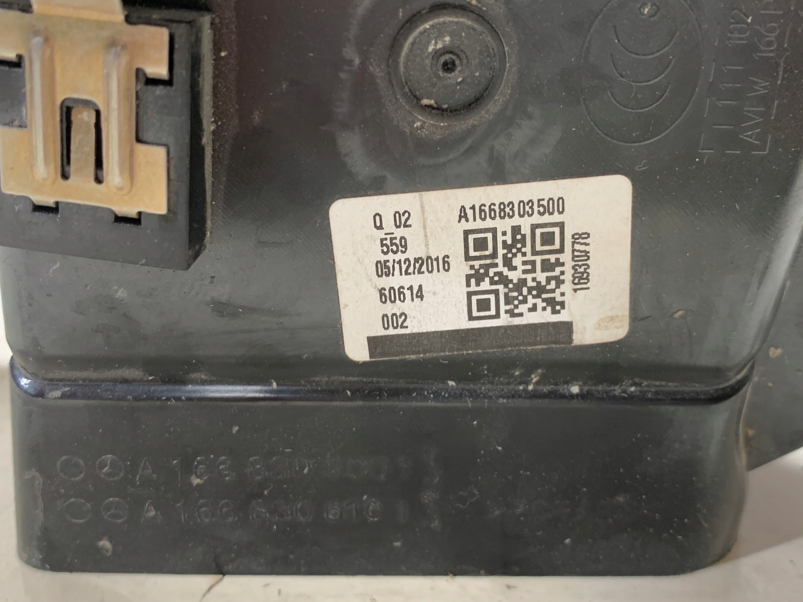 KRATKI NAWIEWU MERCEDES GLE W166 1668303500 Producent czesci Mercedes Benz OE