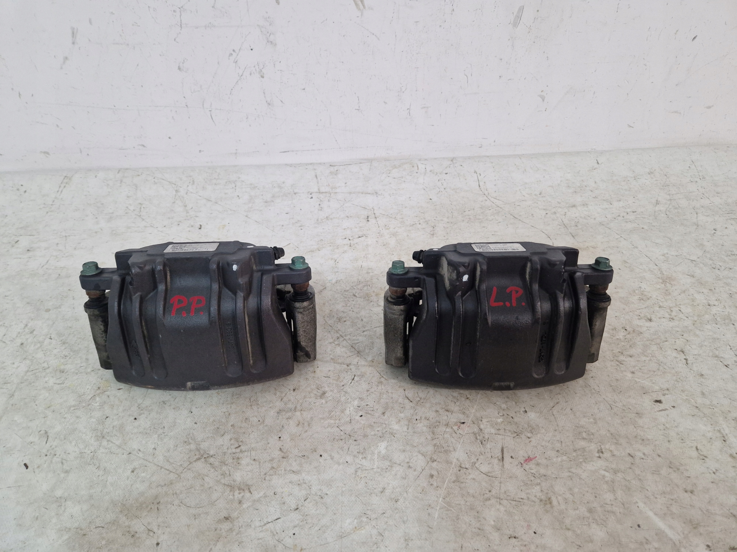 DODGE CHALLENGER CHARGER 3.6 5.7 caliper brake right left front front