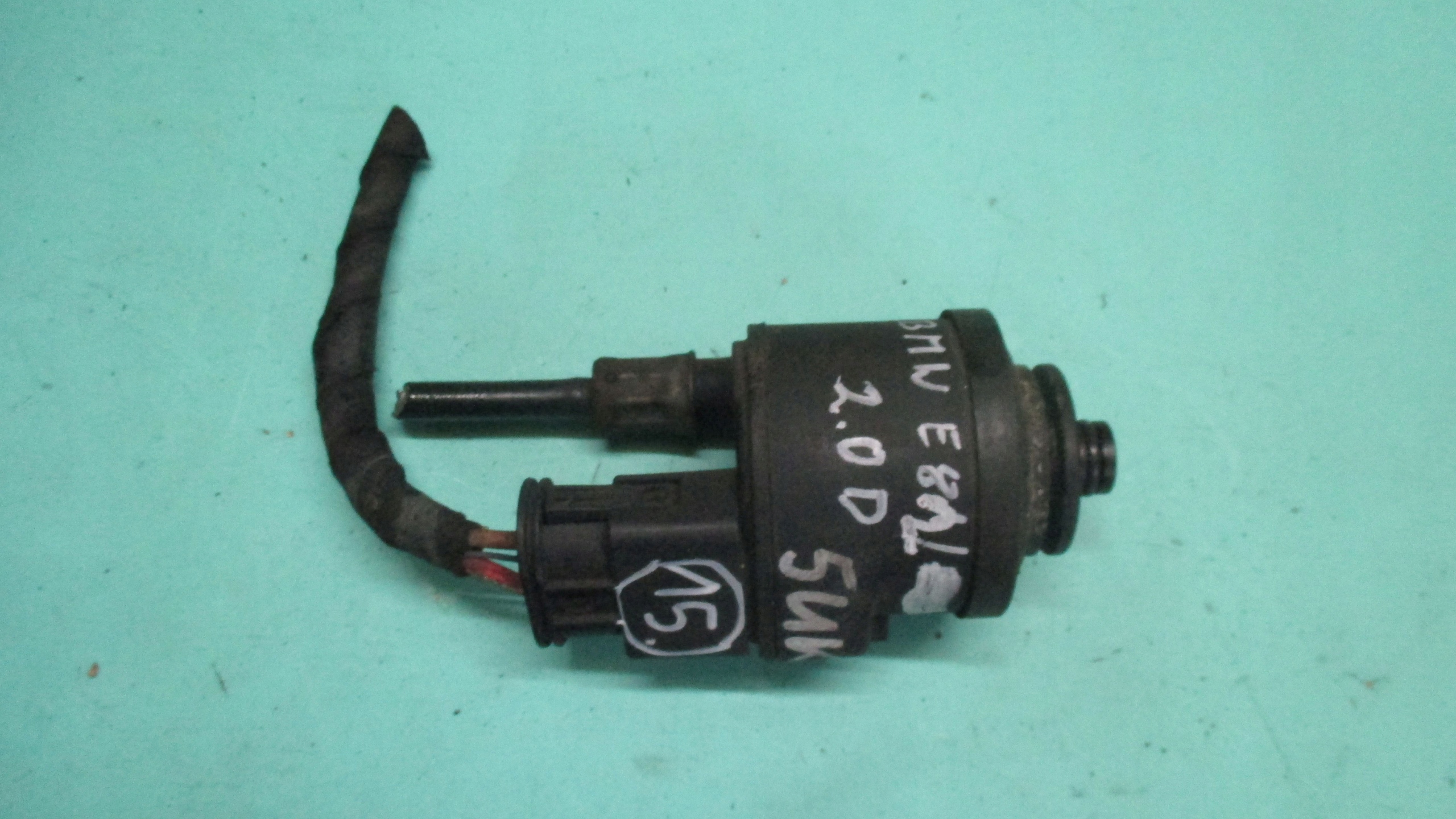 BMW E82 2.0 D 11r podgrzewacz filtra paliwa 7801059