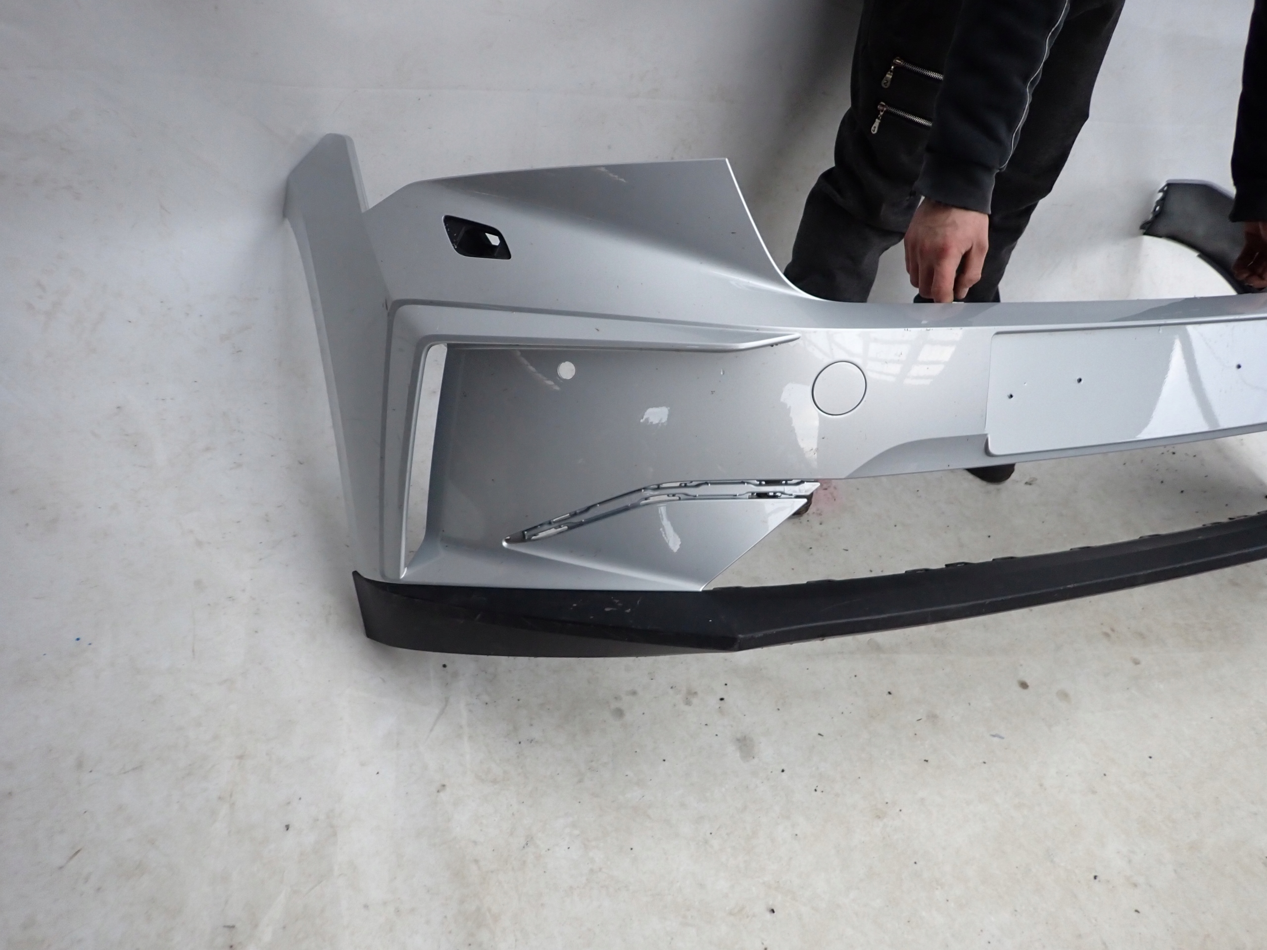 SKODA ENYAQ iV 20- bumper front front SPR PDC