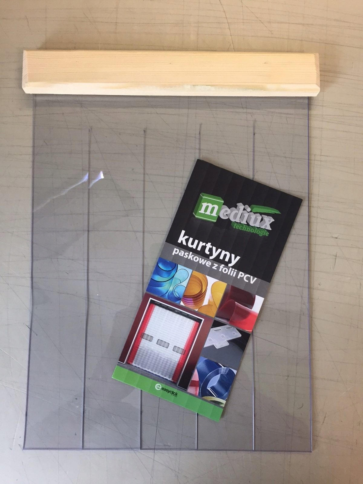 OSŁONA WIATROŁAP KURTYNA PCV DLA PSA DO BUDY 35x45 Marka inny