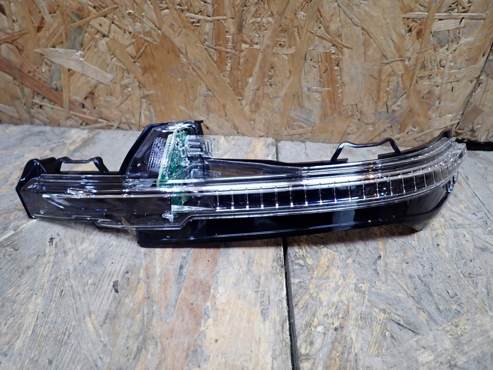 indicator mirrors of left AUDI Q7 4M 4MB 2015- 4M0949101A
