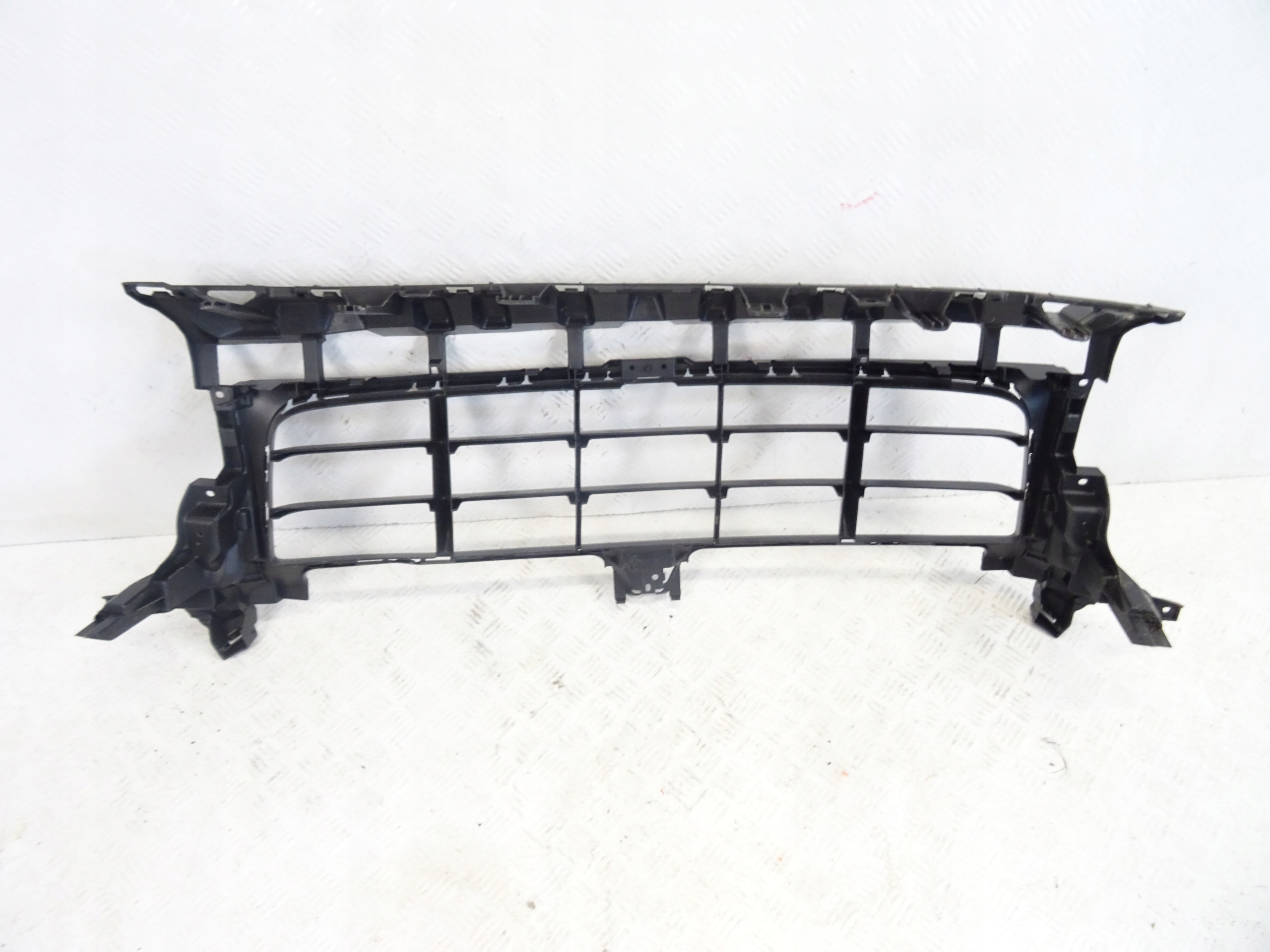 PORSCHE CAYENNE 9Y0 central grid of a bumper front front | GetMotor 2FT