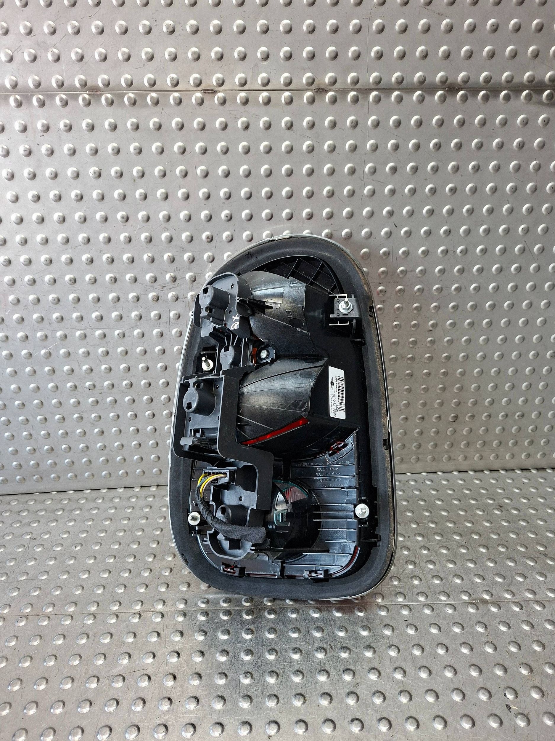 light rear part right MINI COOPER COUNTRYMAN R60 10-16 EU 9808150