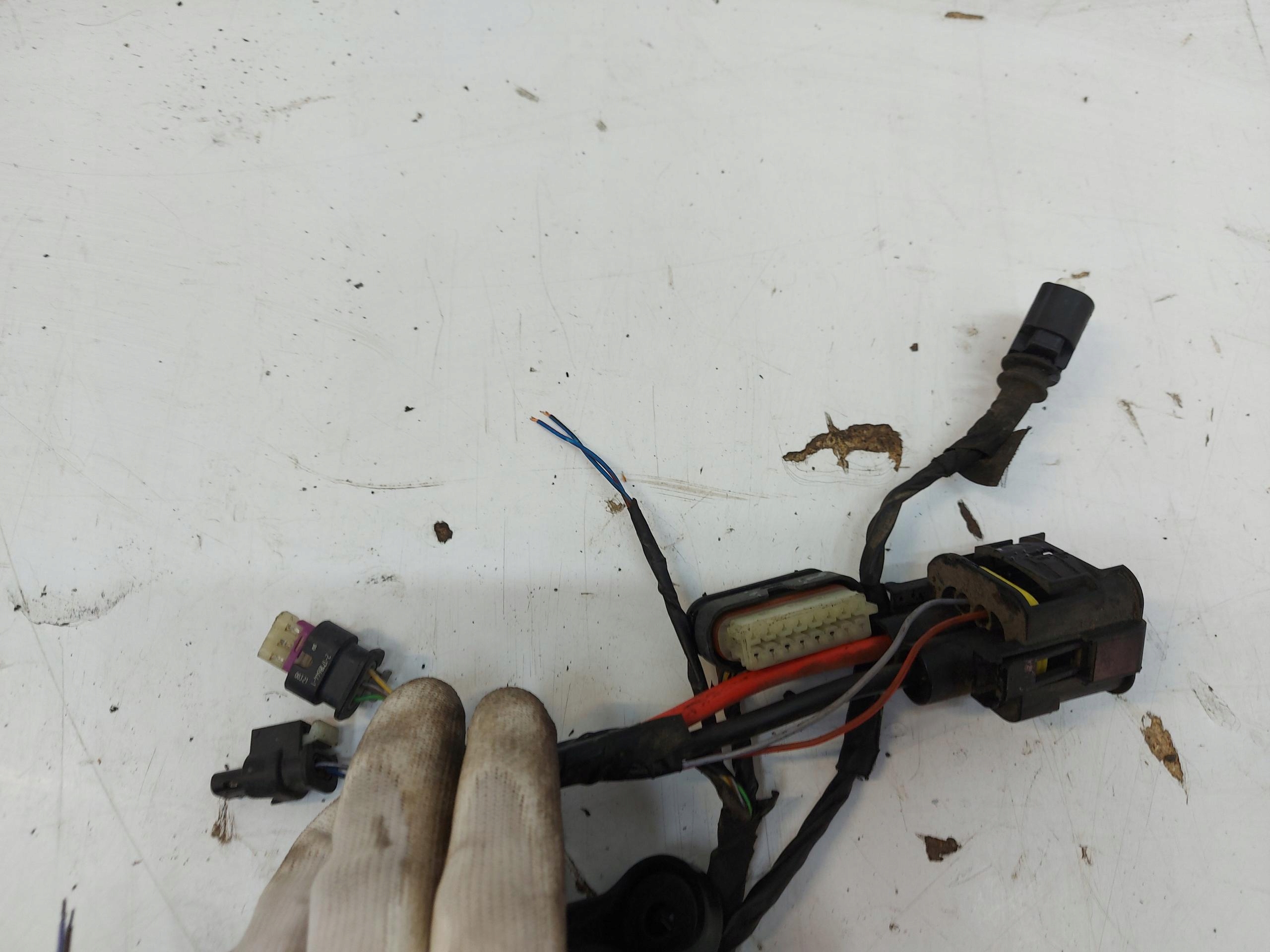 BMW G23 G22 M440i Cabrio bundle komory of the engine right