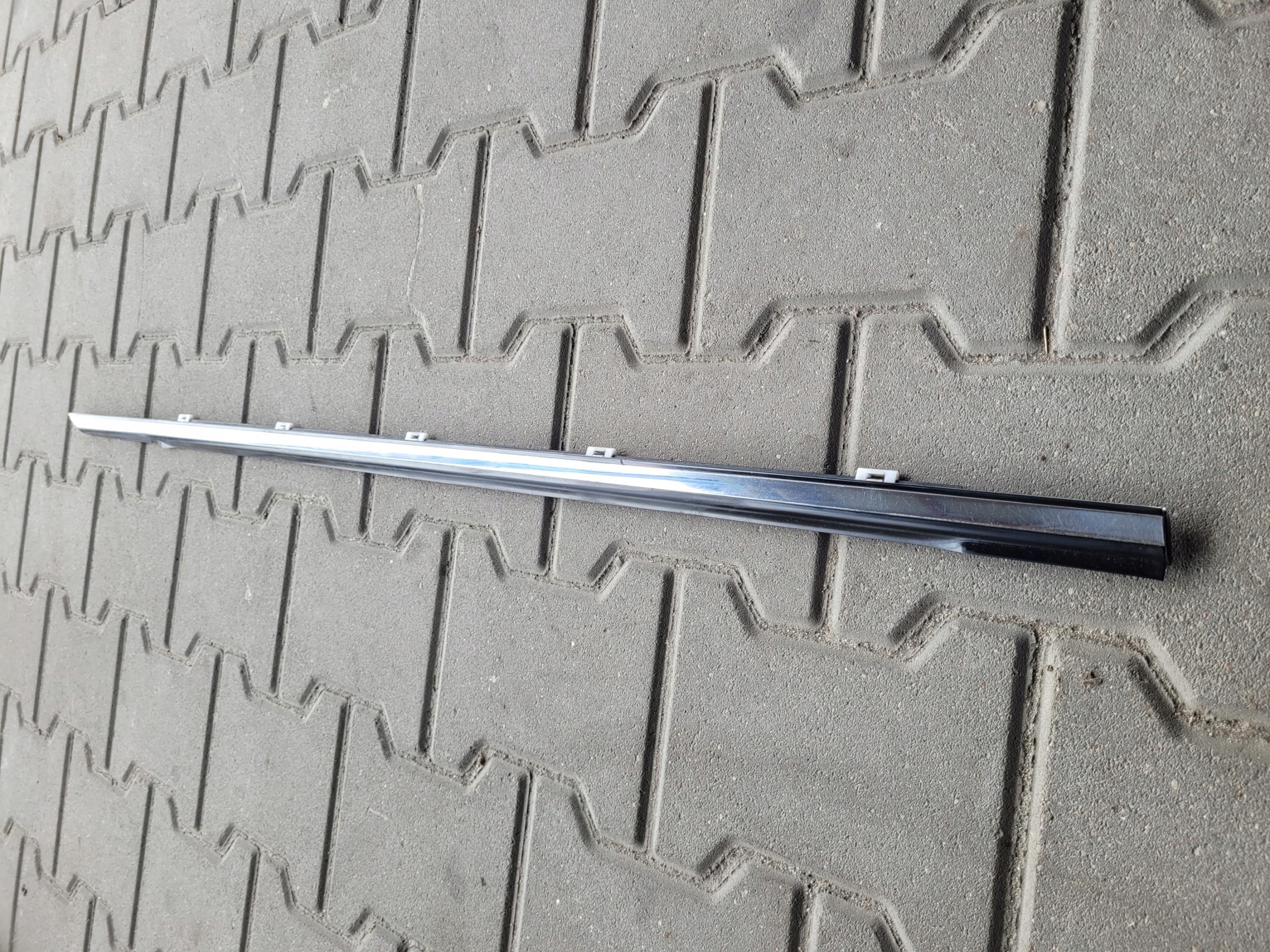 moulding dust CHROM front right right SSANGYONG TIVOLI XLV 1.6 D e-XDi
