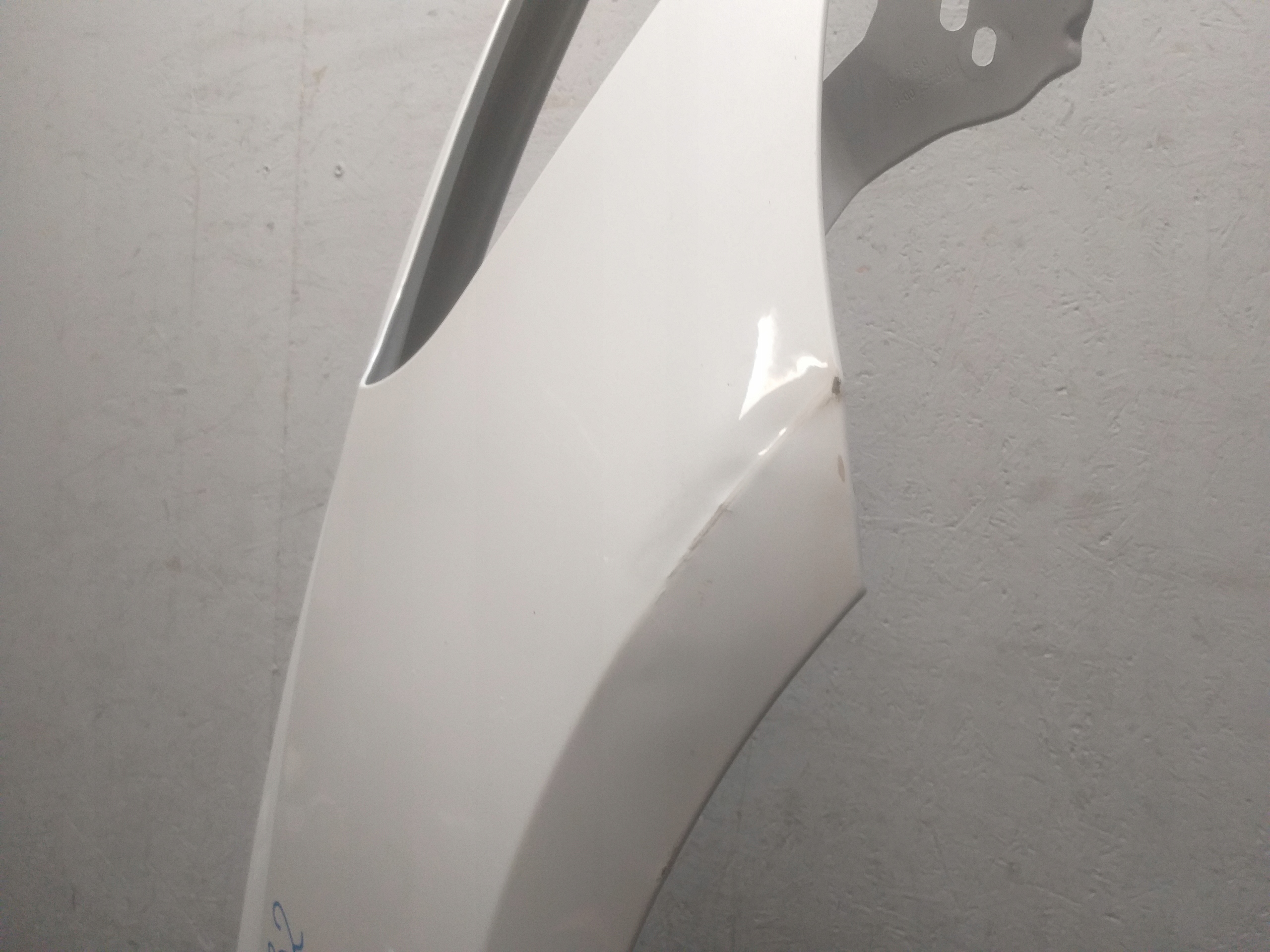 fender front right TESLA III 3