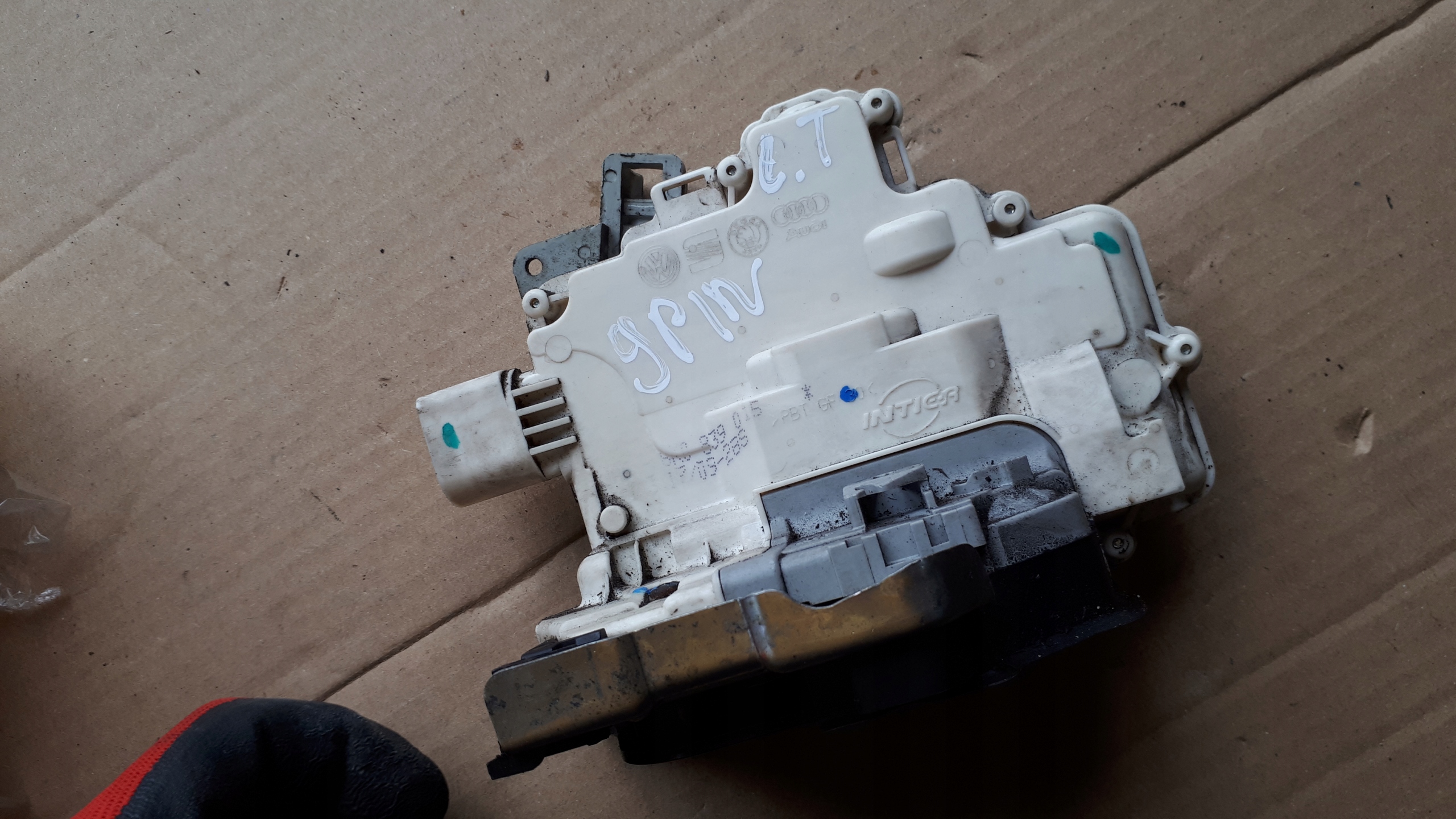 S4 B8 A4 lock door left rear part 9 PIN 8K0839015 A5