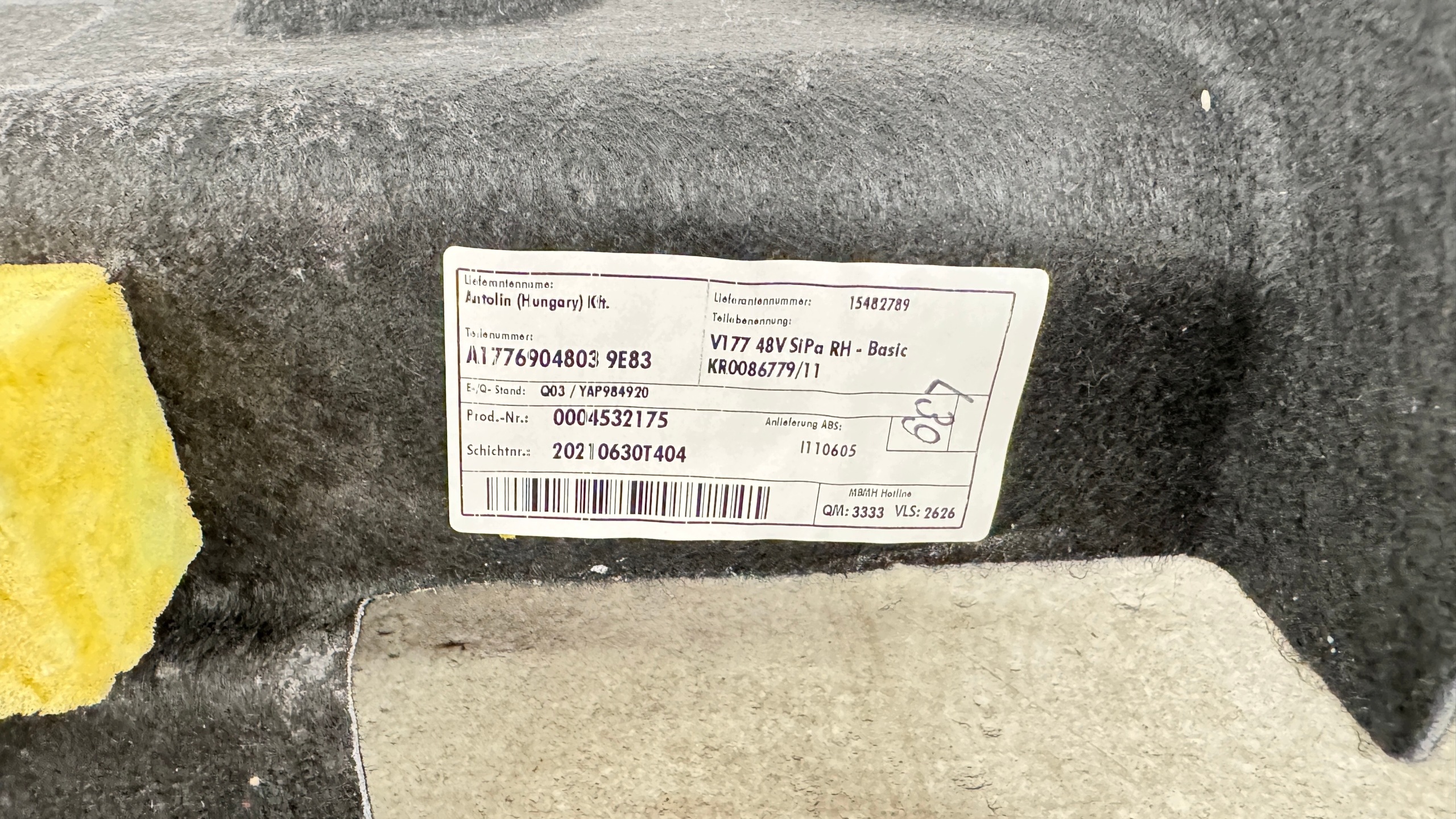 MERCEDES W177 side upholstery boot right A1776904803