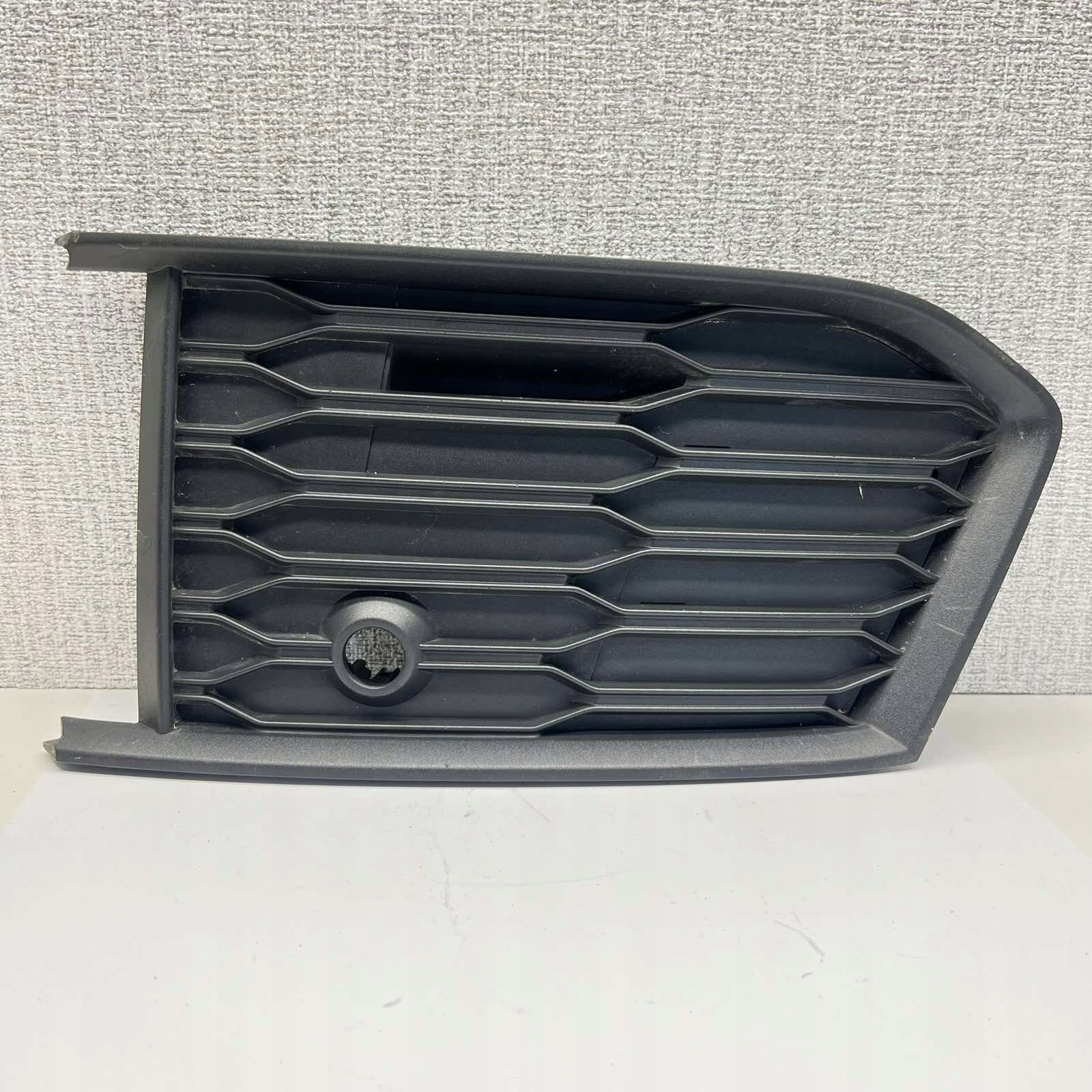 AUDI A6 C8 grille of a bumper grid black left 4K0807151A