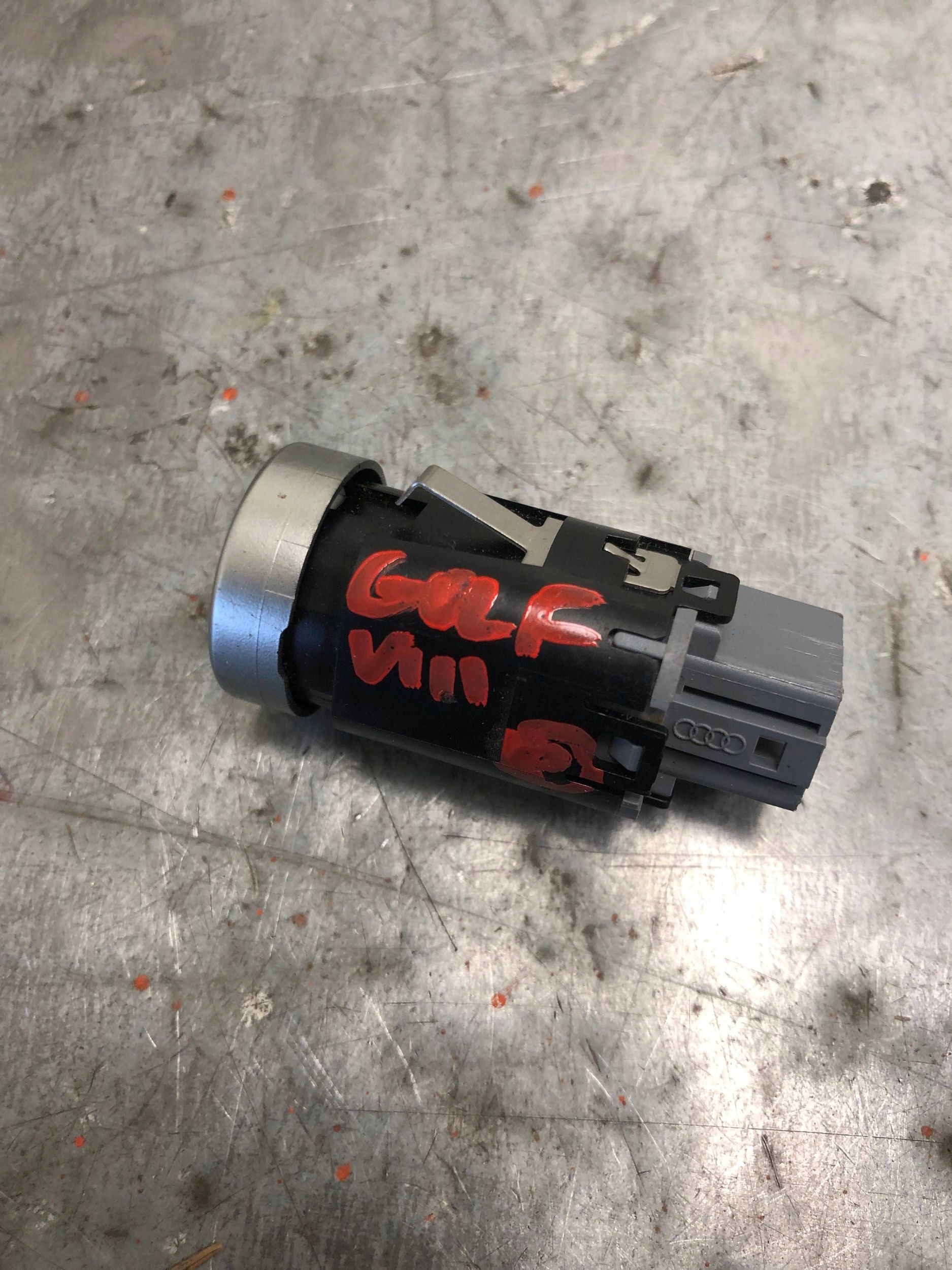 button START STOP VW GOLF VIII 5H0959839