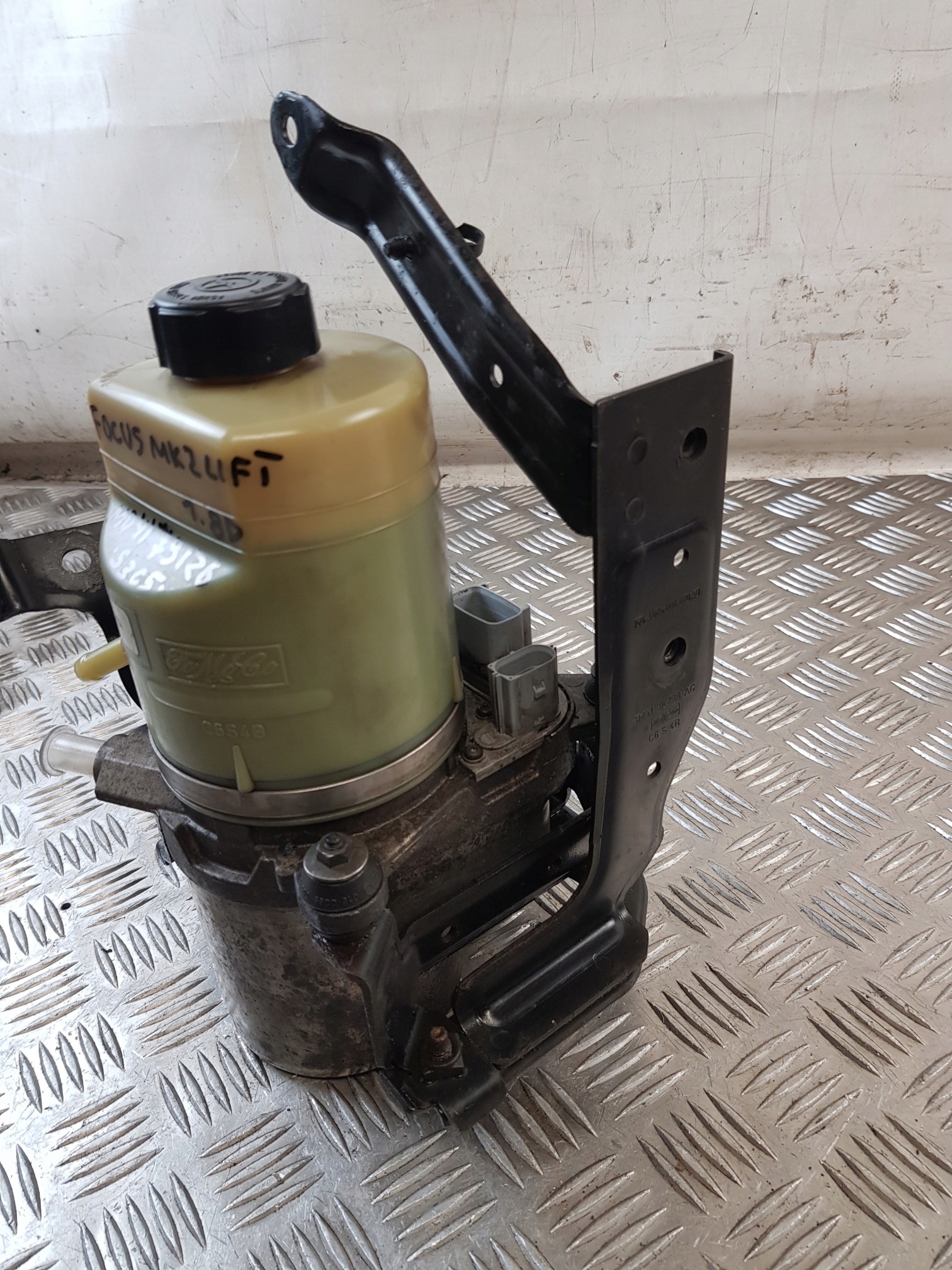 Pompa servosterzo 4M513K514CA FORD FOCUS MK2 LIFT 1.8D 08R