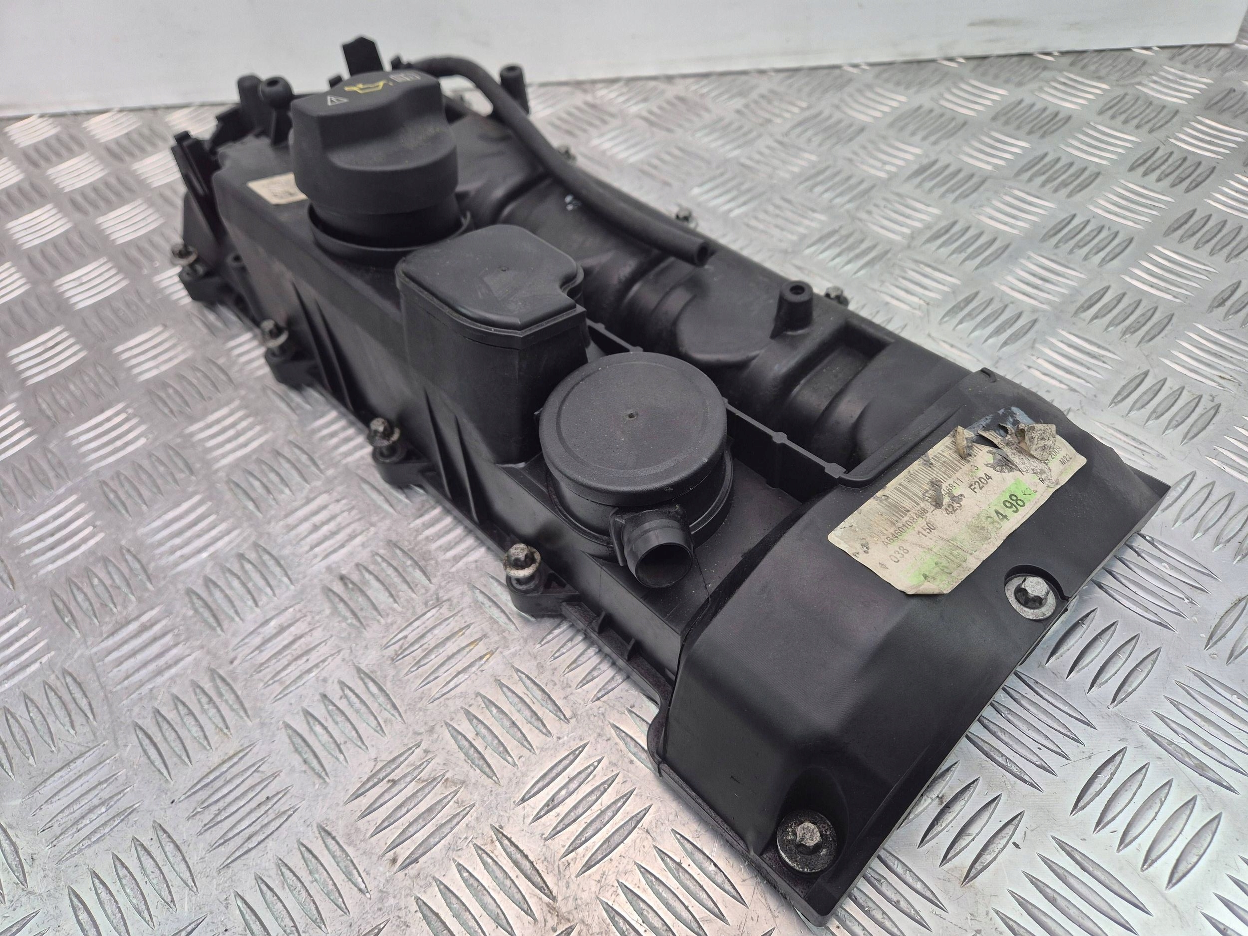 Mercedes C200 CDI W204 Abdeckung der Ventile A6460101130