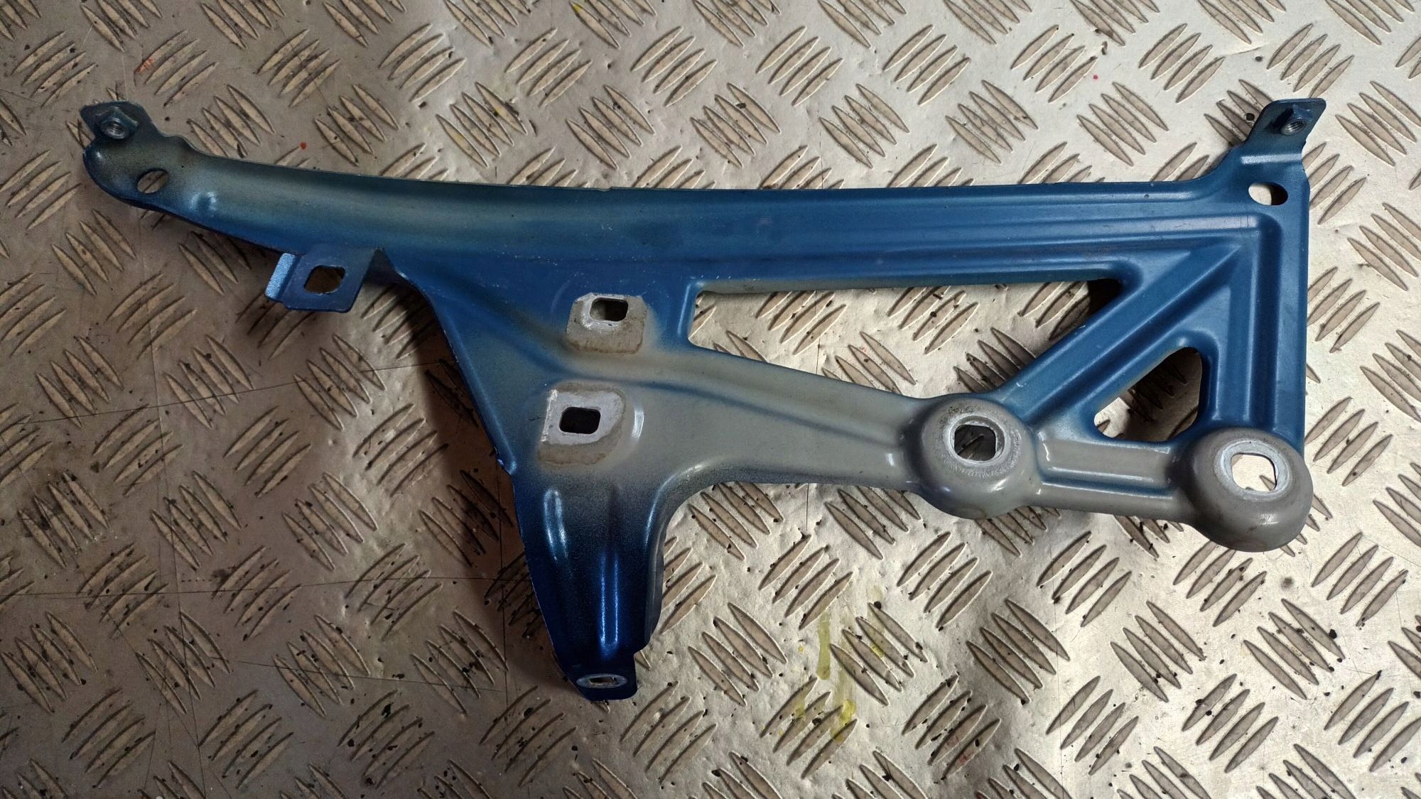 Droit Support plaque Aile BMW X1 F48 2015->