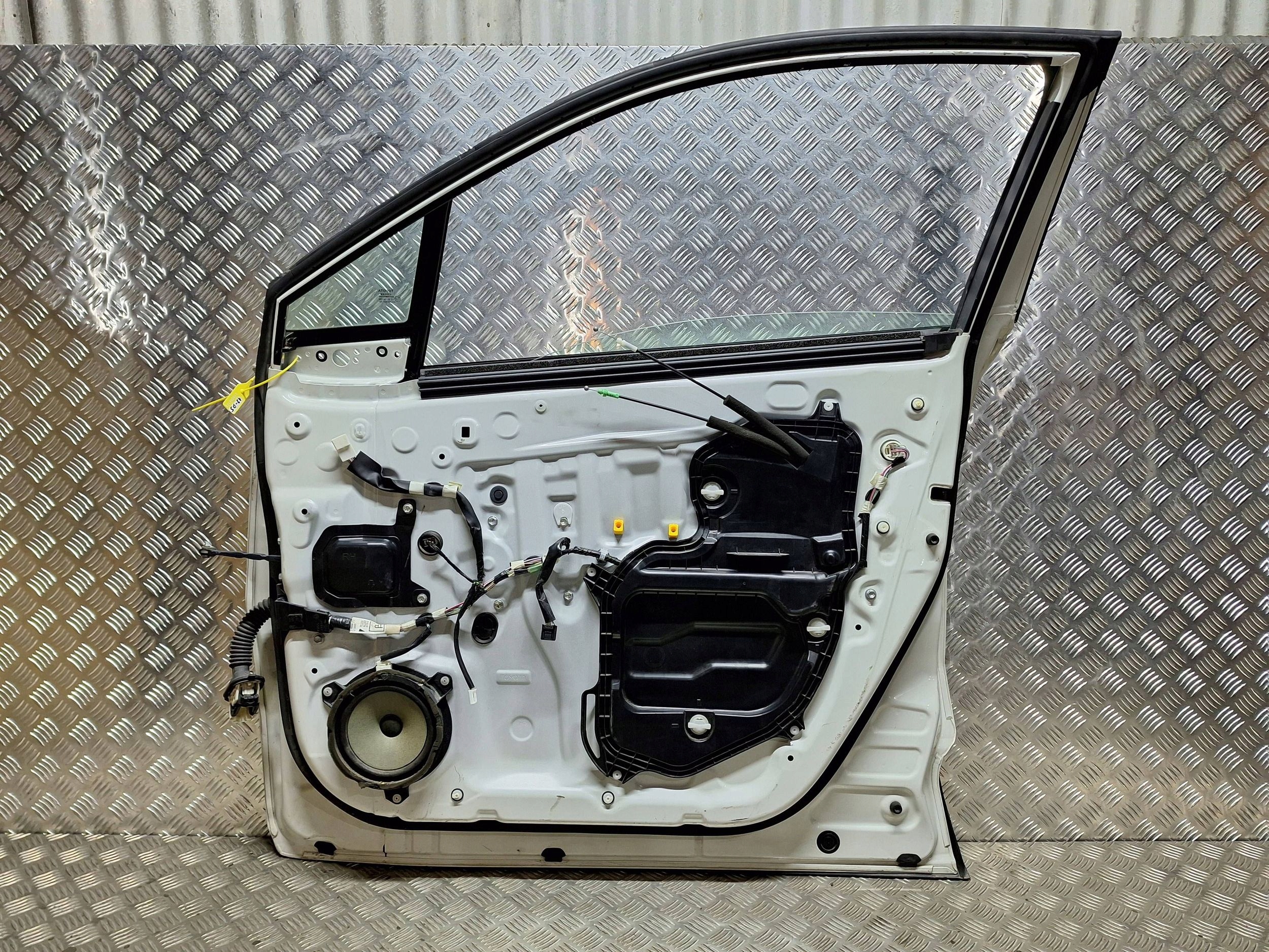door right front TOYOTA CHR C-HR and 16-23 complete