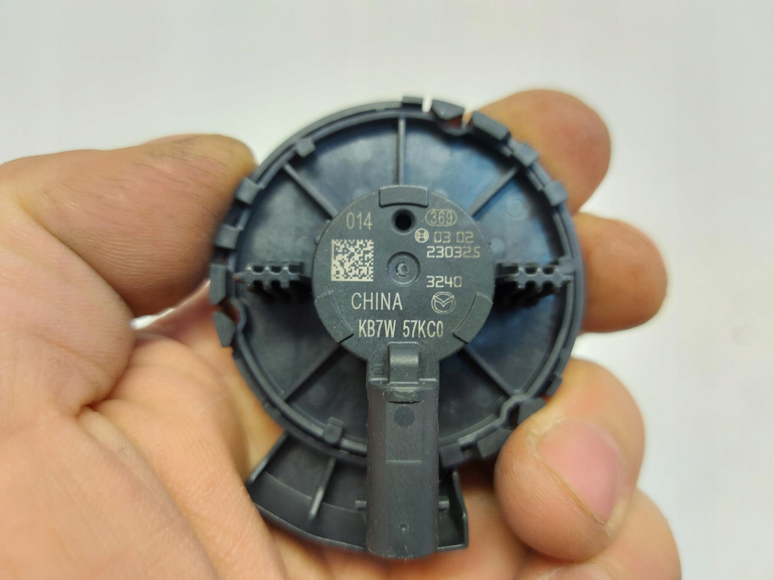Mazda CX5 II Lift Crashsensor Drucksensor KB7W57KC0