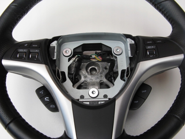 Volant SUZUKI KIZASHI