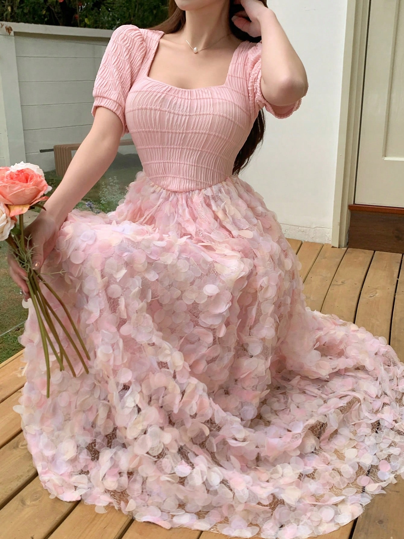Šaty Koktejlová Rozkládaná Texturovaná Glamour Dazy S 36