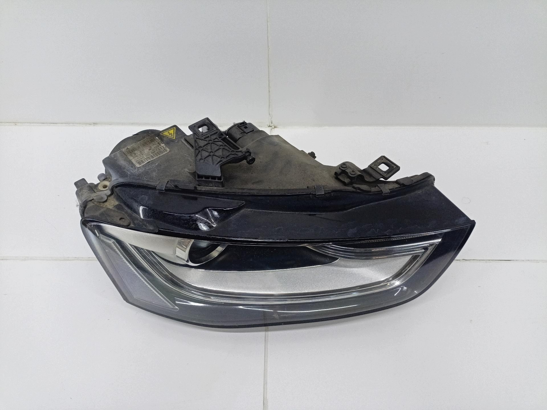 light front right side Audi A4 B8 facelift 2012 8K0941006