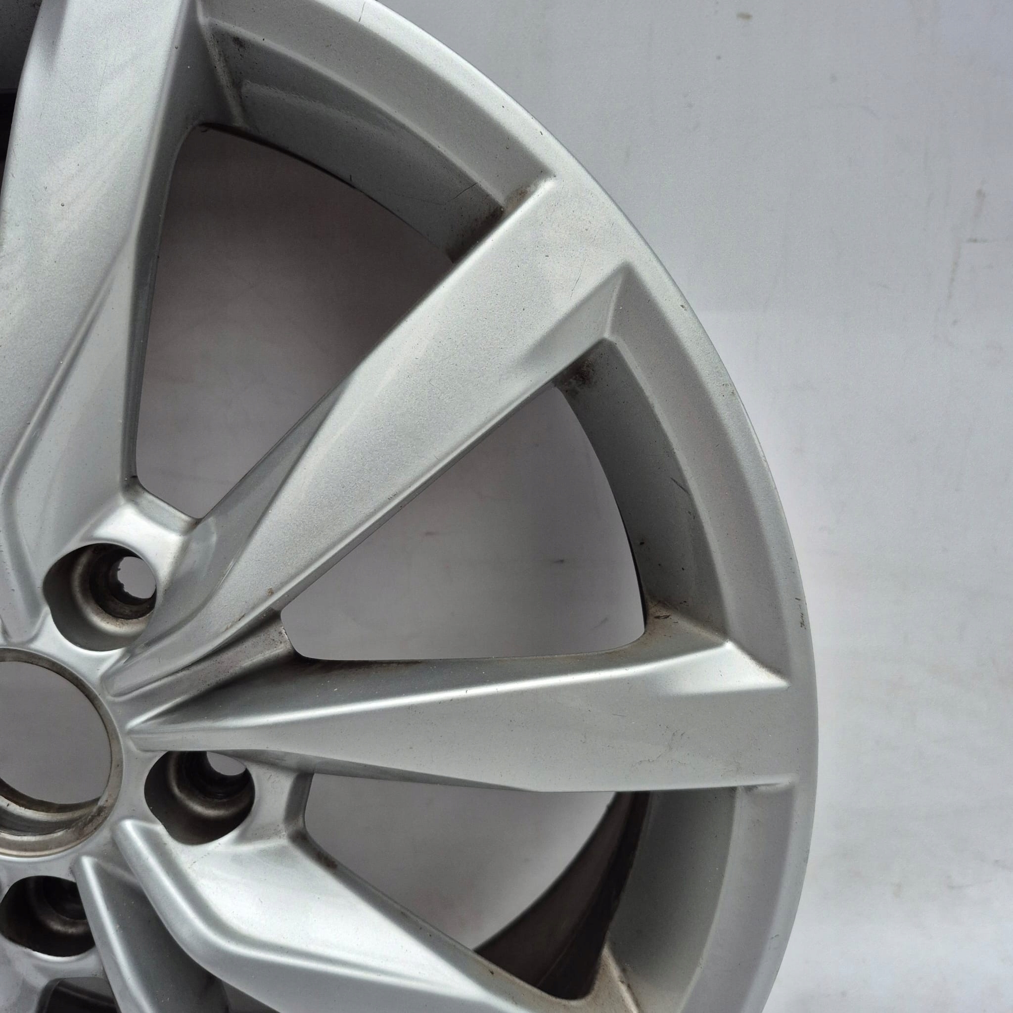 VW GOLF 7 5G0 disk hliníkový 17" 5G0601025K