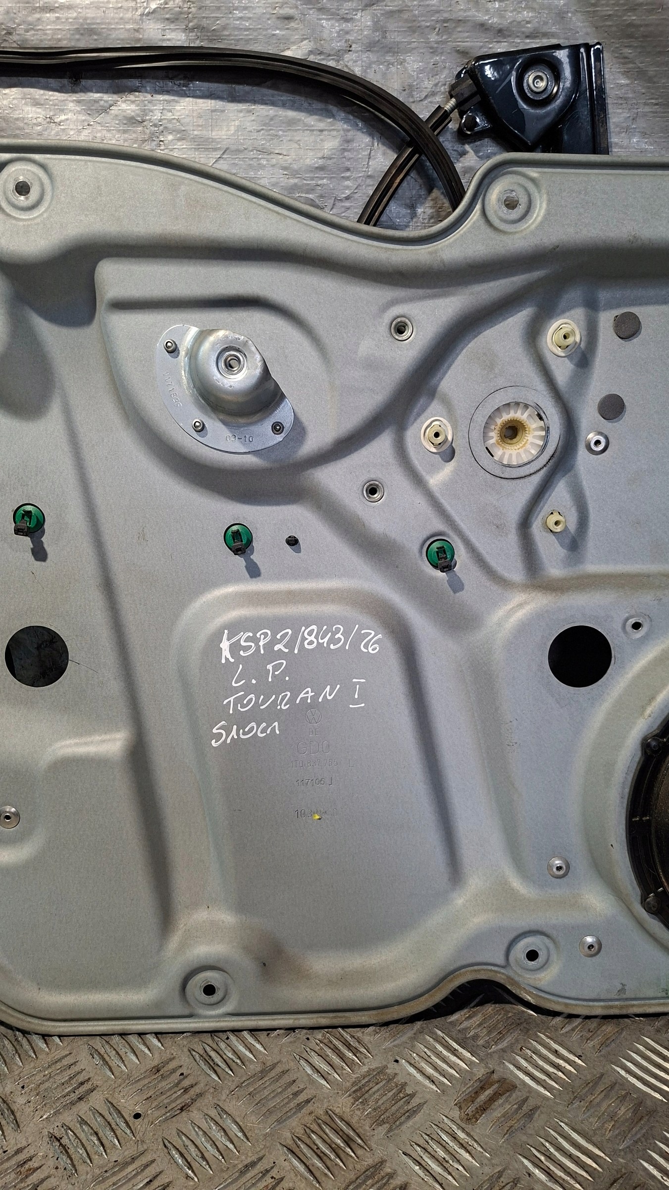 window regulator left front VW TOURAN and