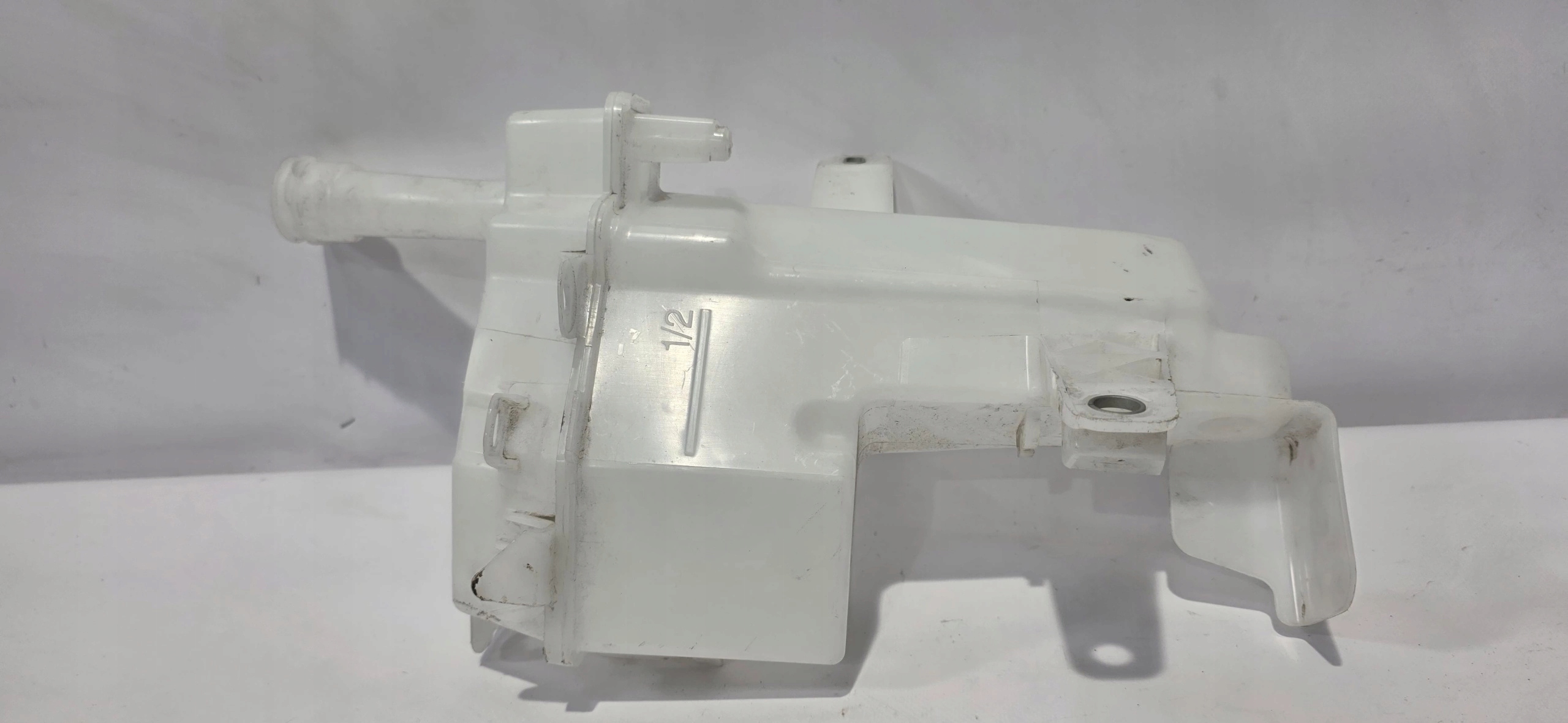 washer fluid tank TOYOTA AYGO X 22- original
